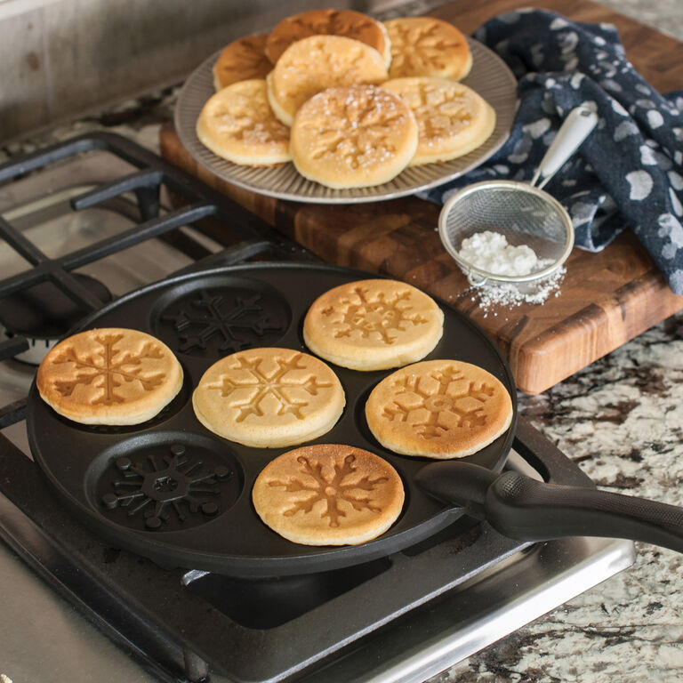 Nordic Ware Falling Snowflake Nonstick 7c Pancake Pan