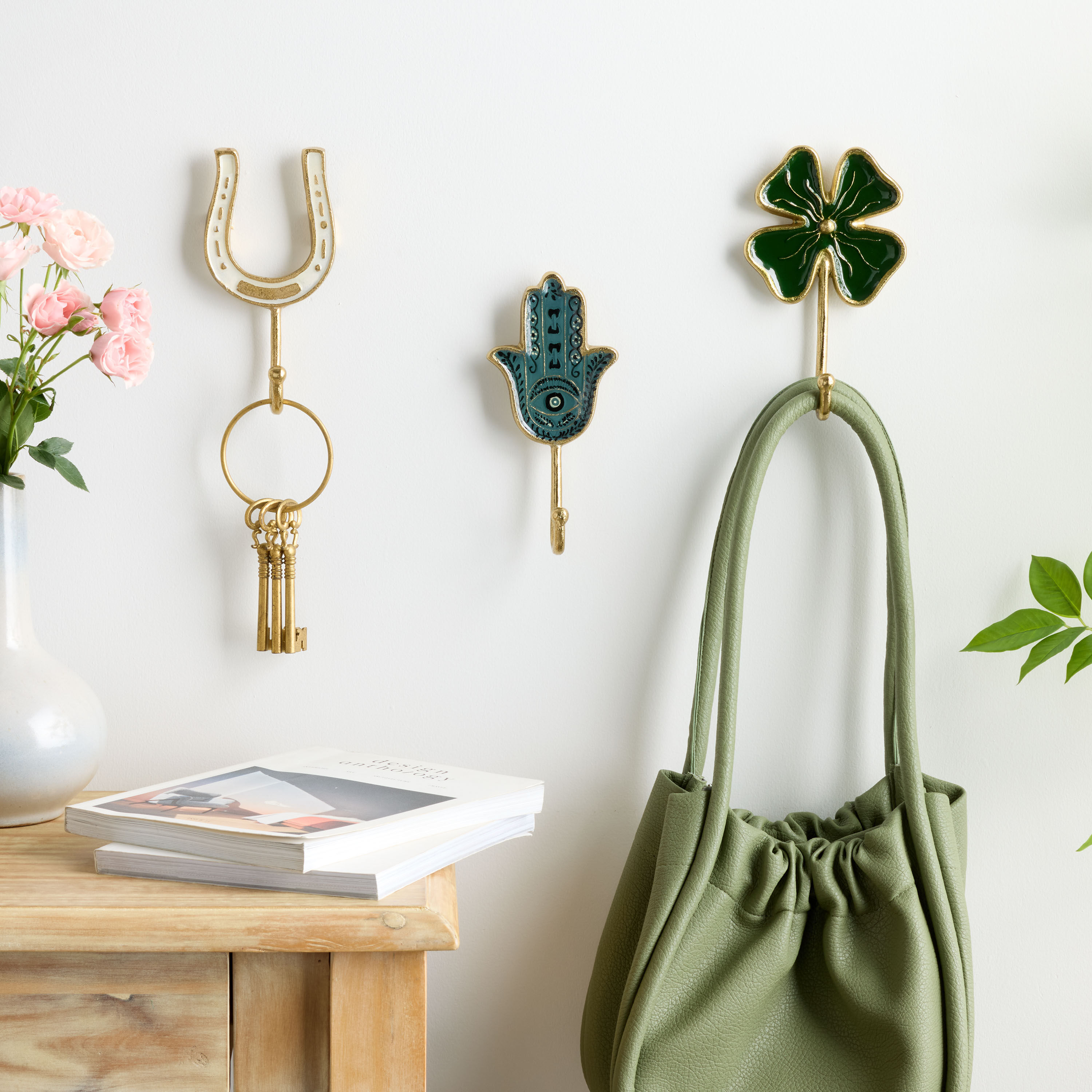 Ivory Enamel and Metal Horseshoe Wall Hook image number 1