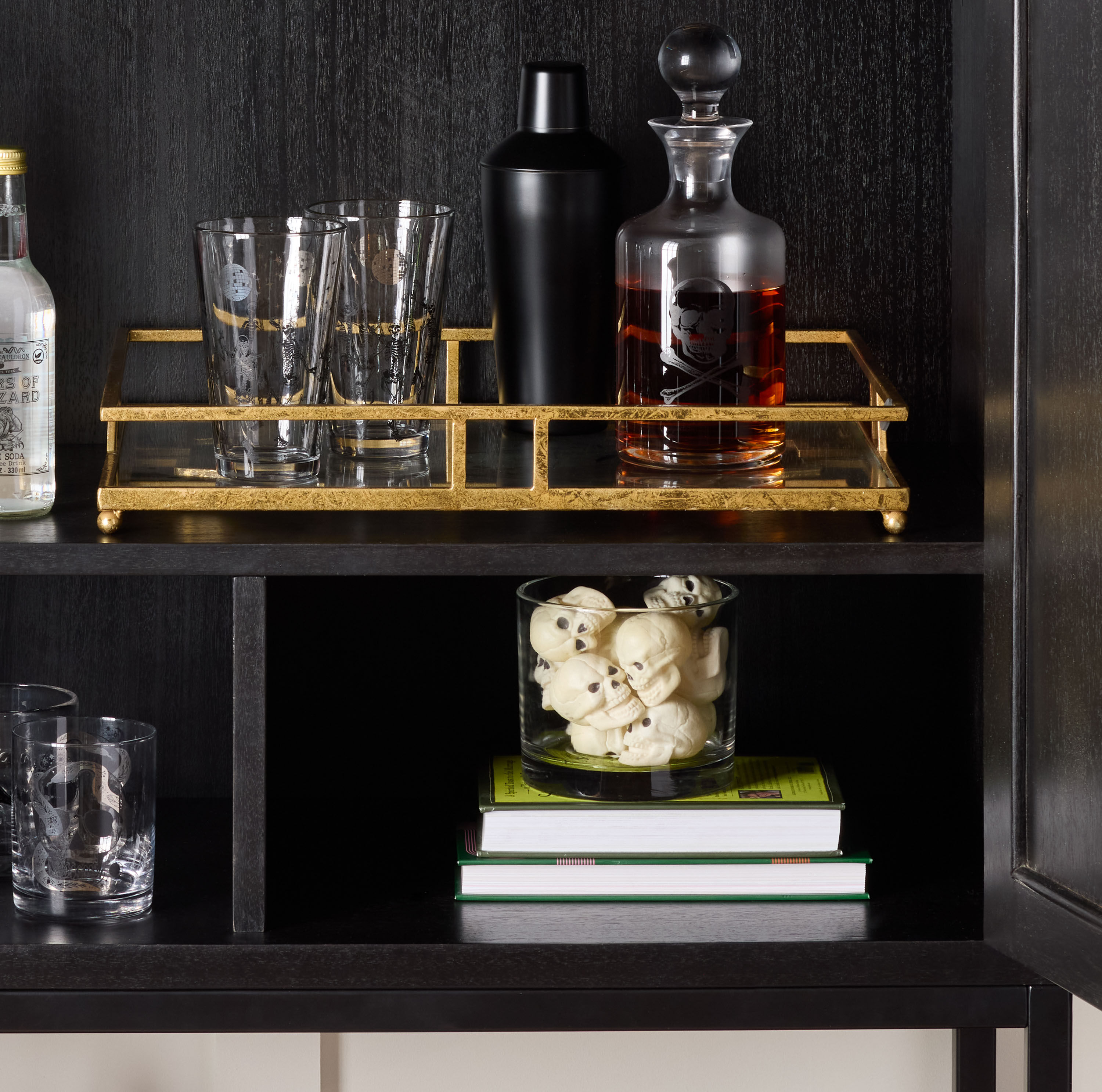 Mini Glow in the Dark Skull Bowl Filler Decor image number 1