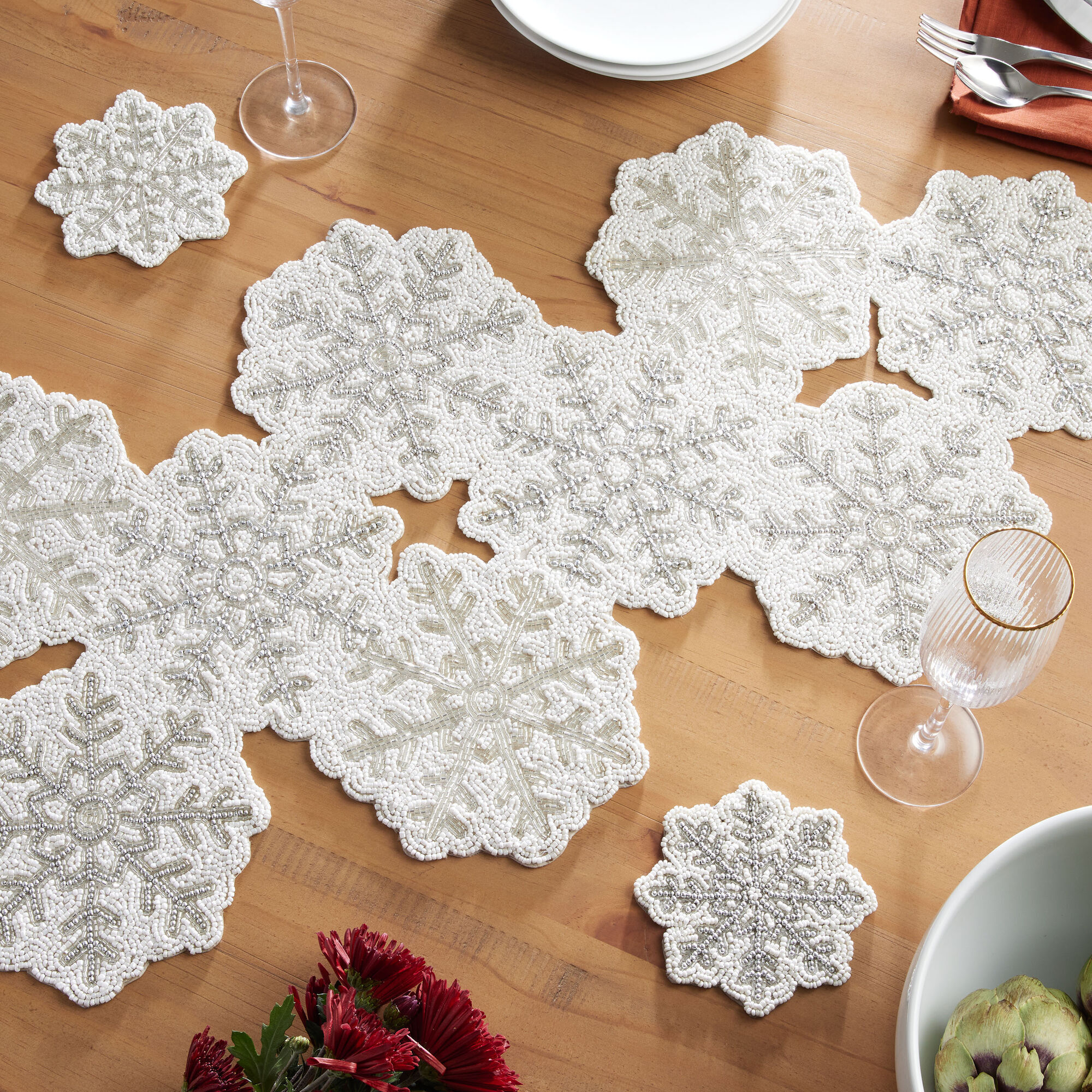 Snowflake table runner hot sale