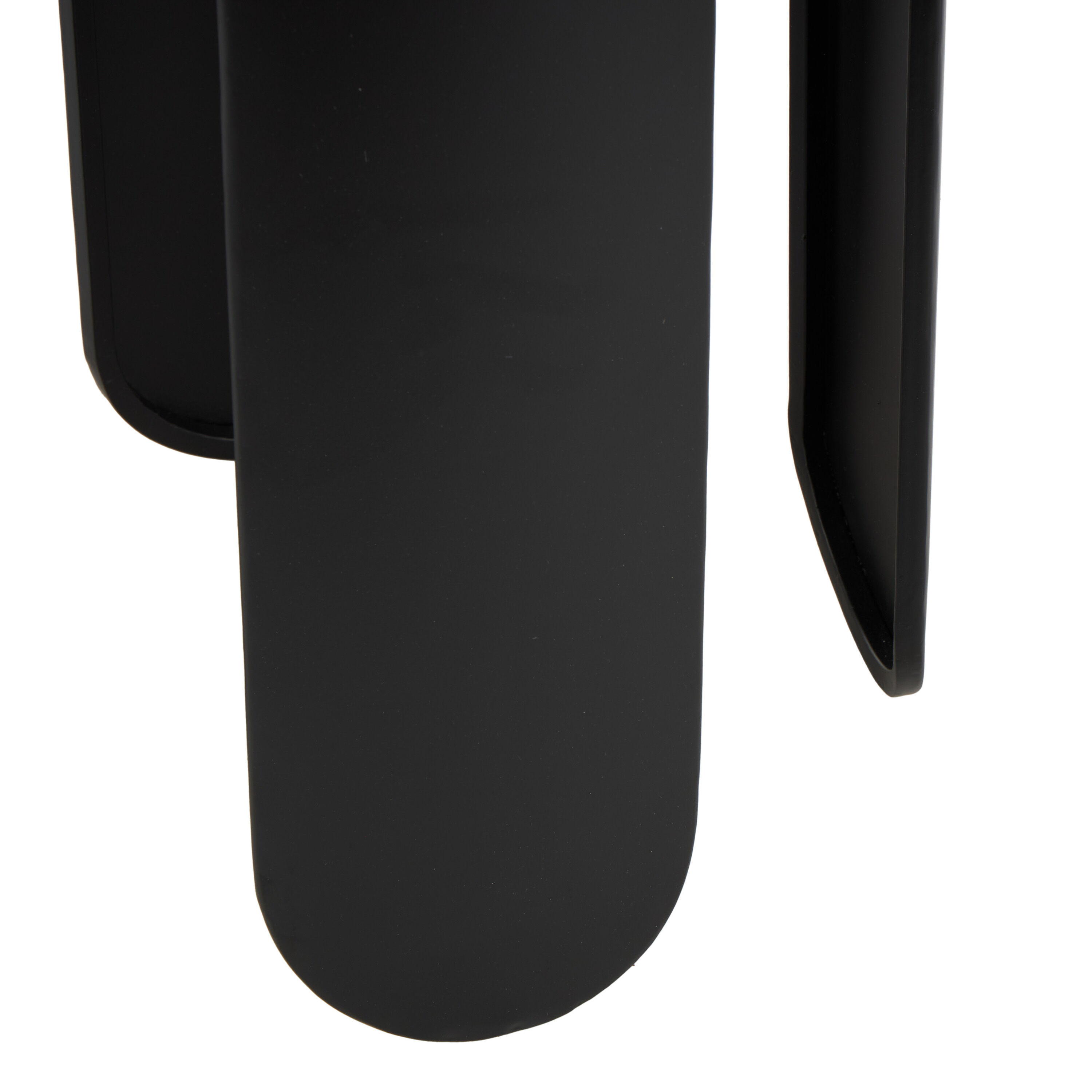 Caius Round Black Metal and White Marble Side Table image number 4