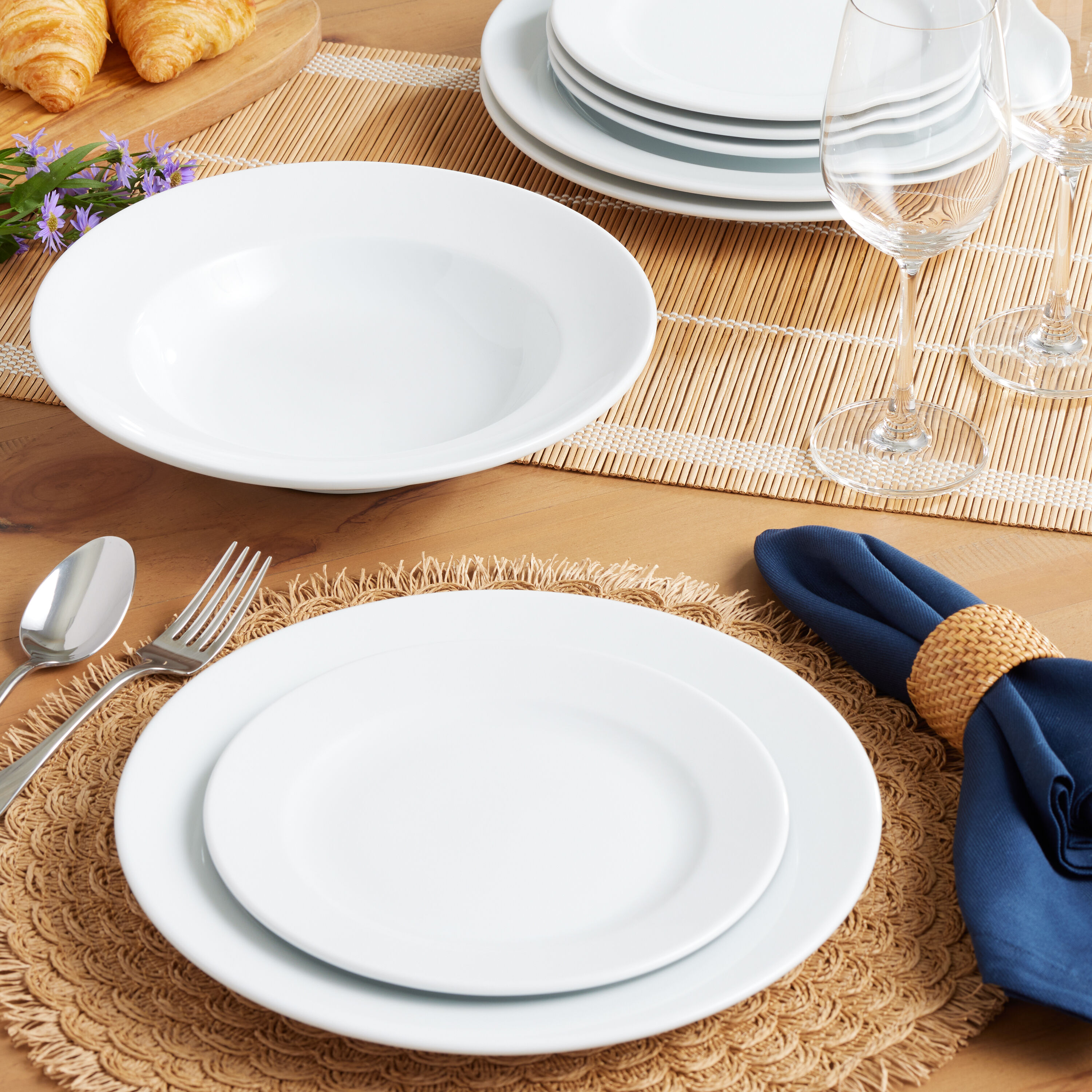 Wide rim pasta plate clearance