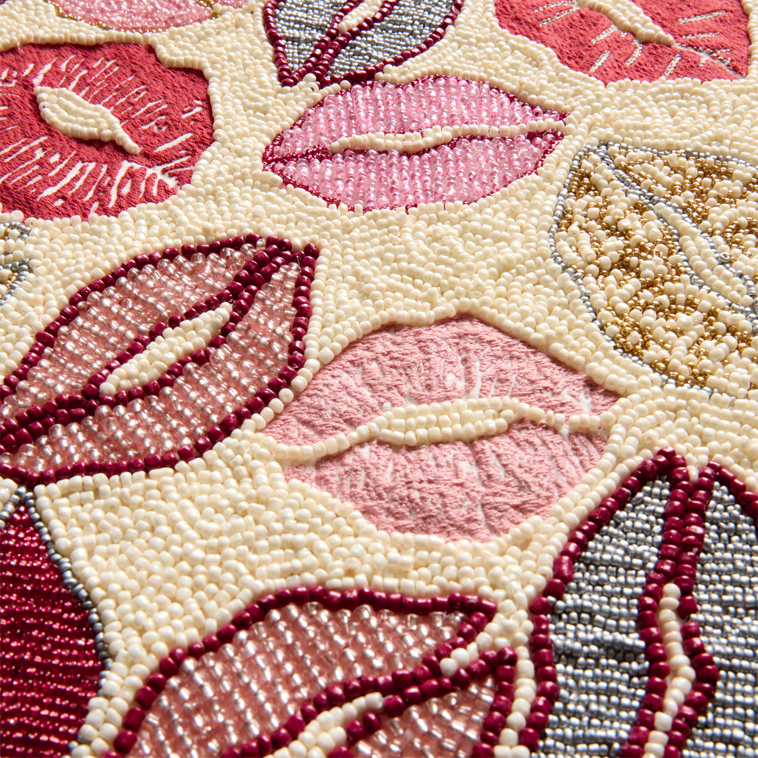 Red and Pink Lips Beaded Table Runner image number 1