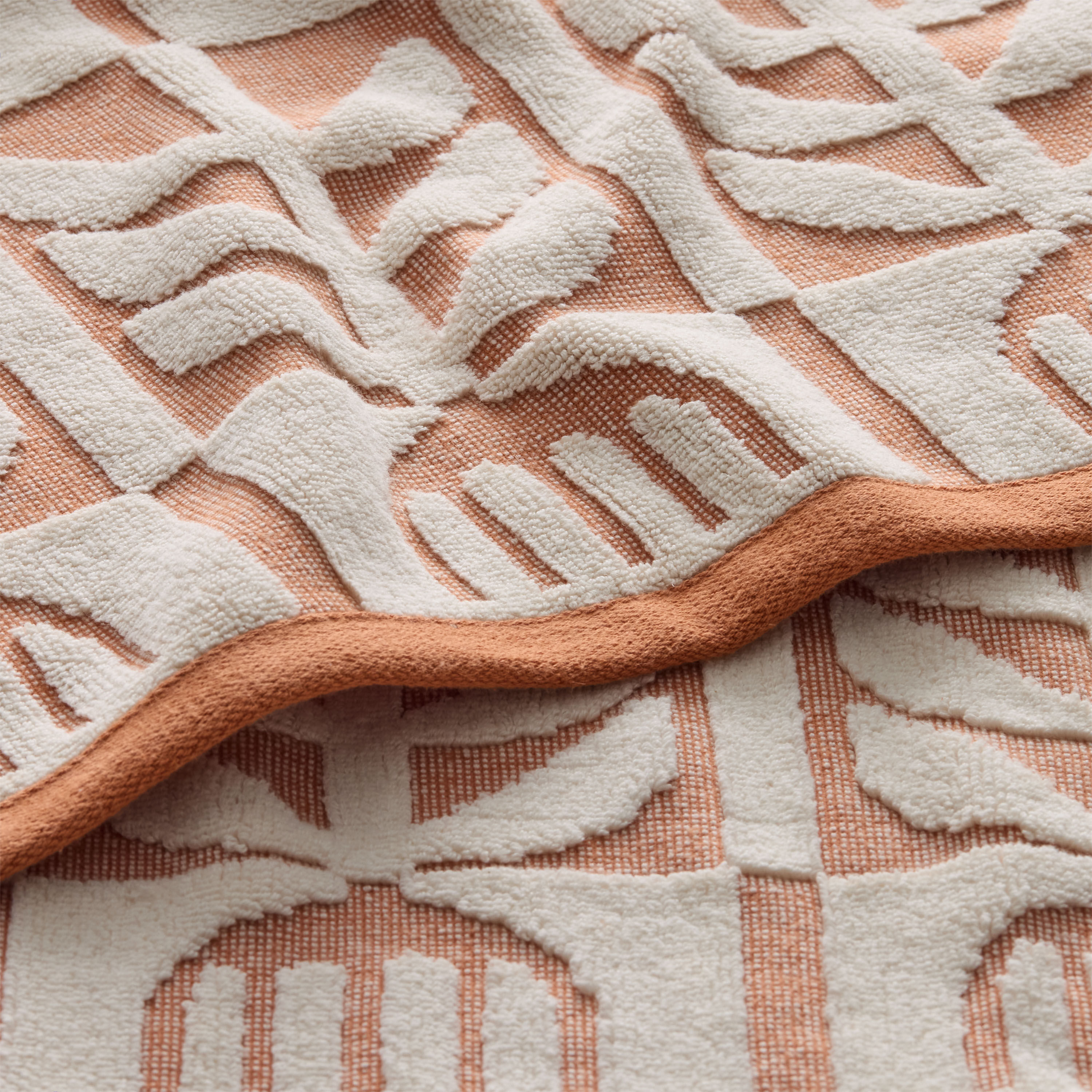 Bahari Terracotta Sculpted Folk Art Bath Towel image number 3