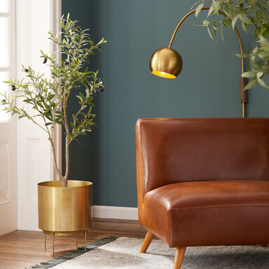 Brushed Gold Planter with Stand Brushed Gold Planter with Stand