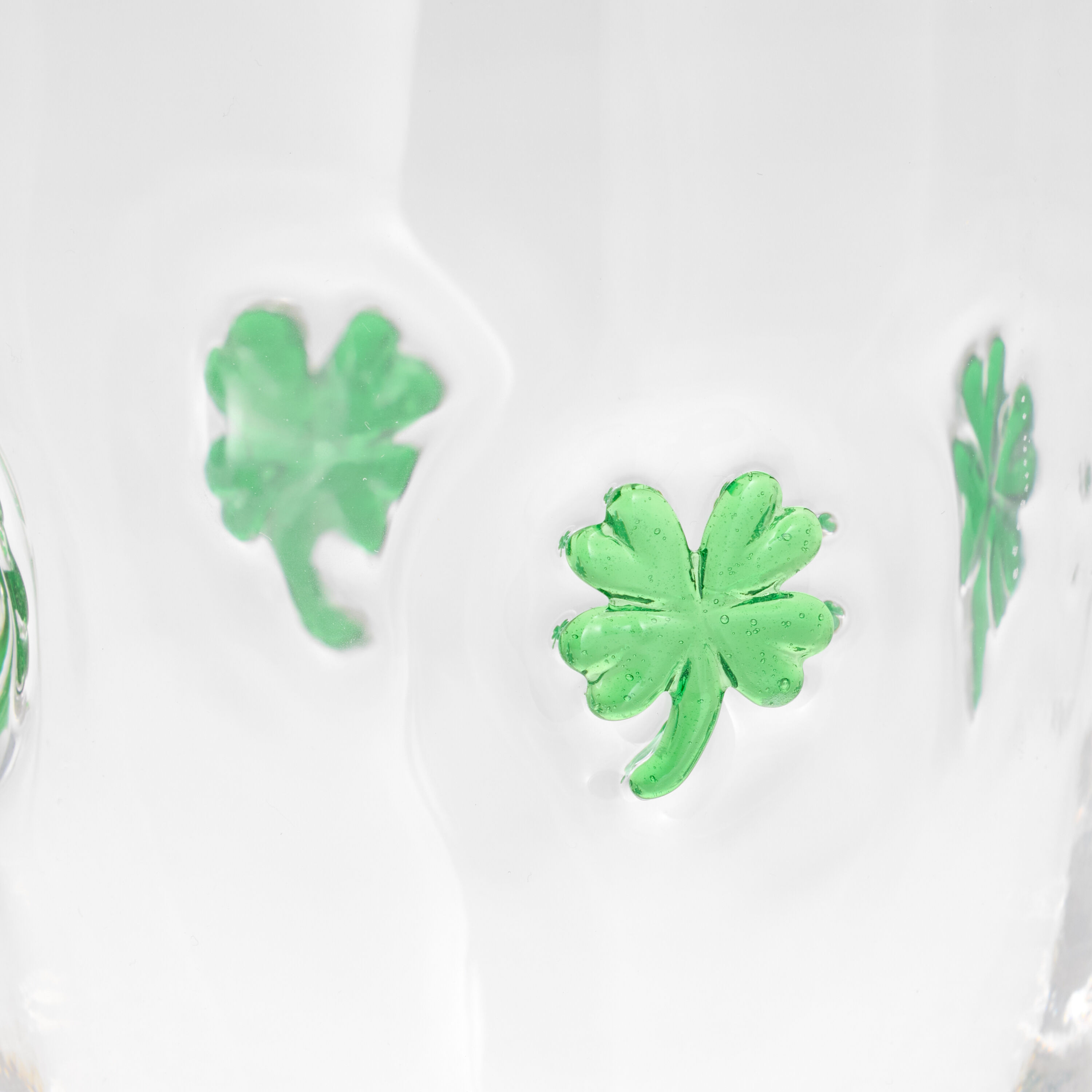 Charm Four Leaf Clover Inlay Pint Glass image number 2