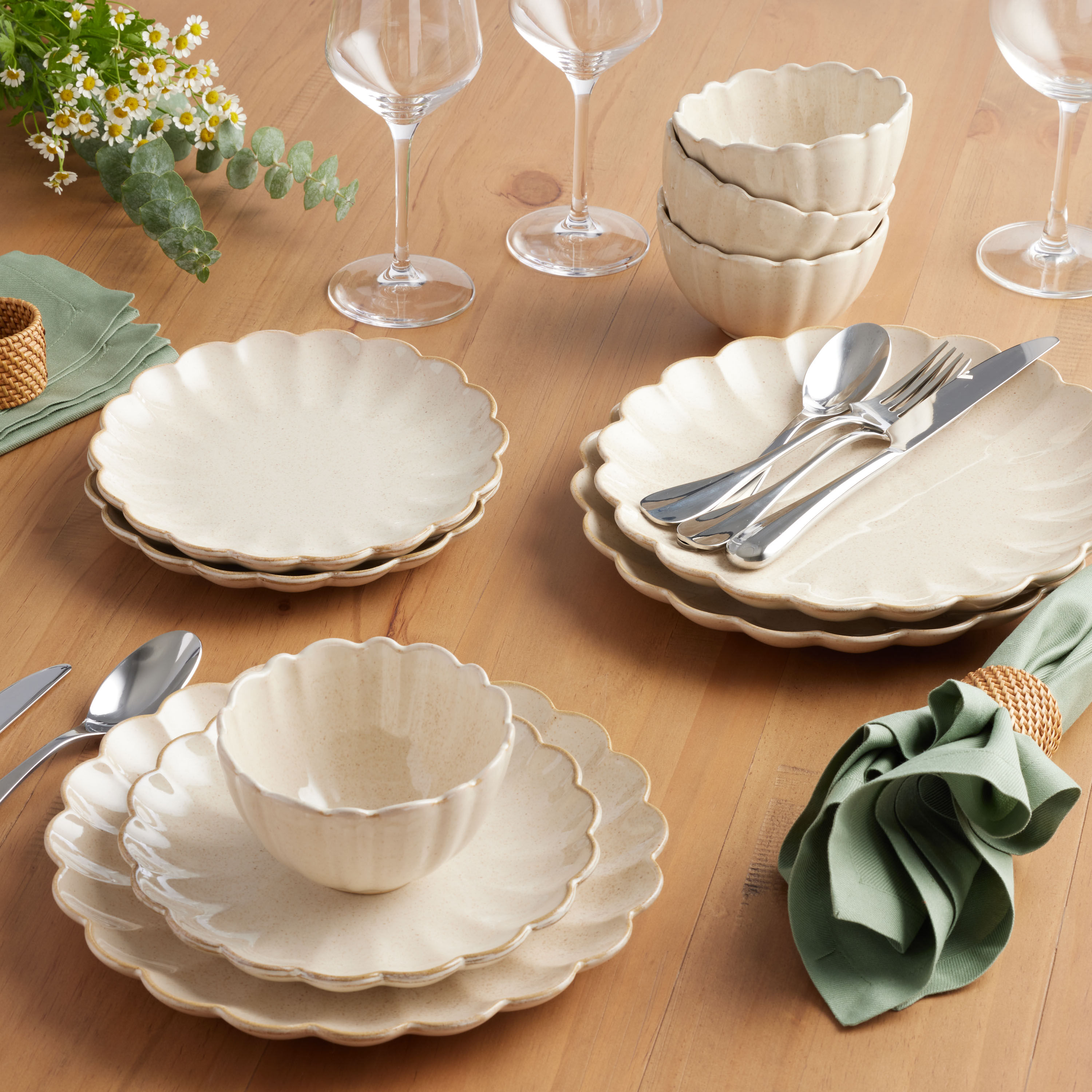 Scallop plate clearance
