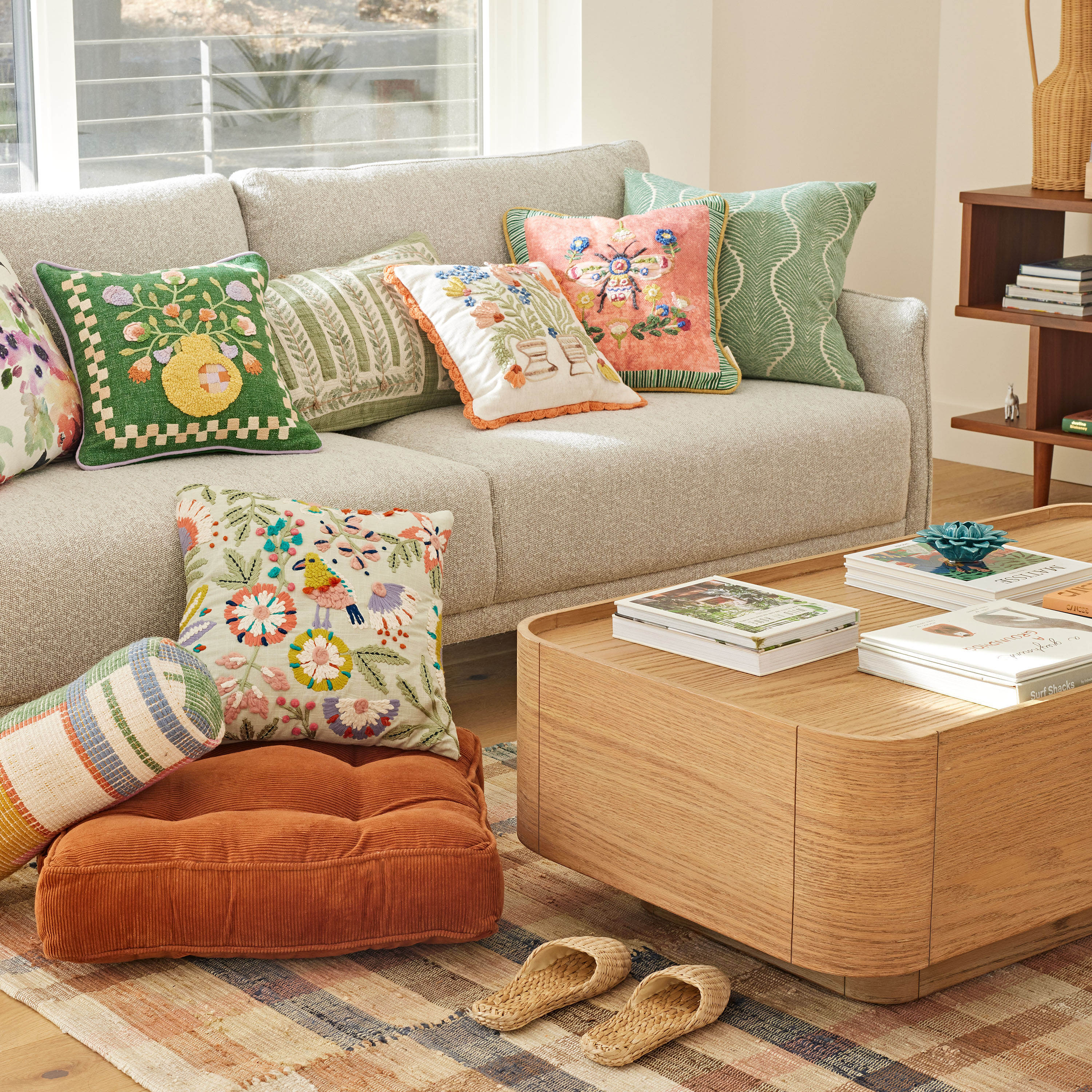 Kelly green cheap throw pillows
