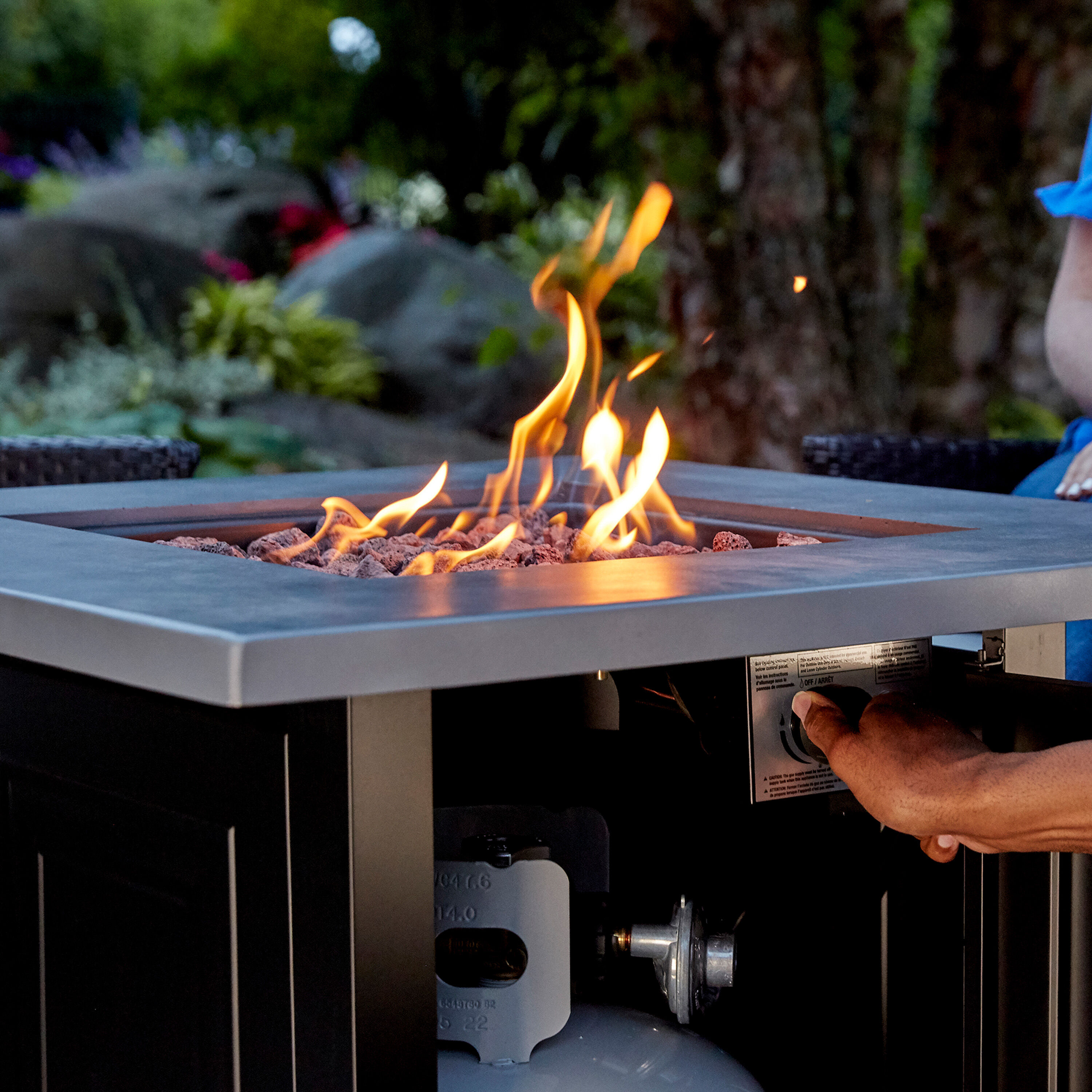Faux concrete propane fire pit top