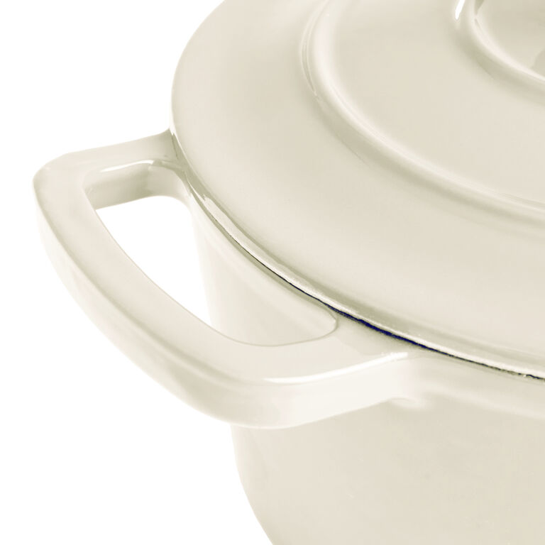 Enameled Cast Iron Saucepan 2 Quart image number 4