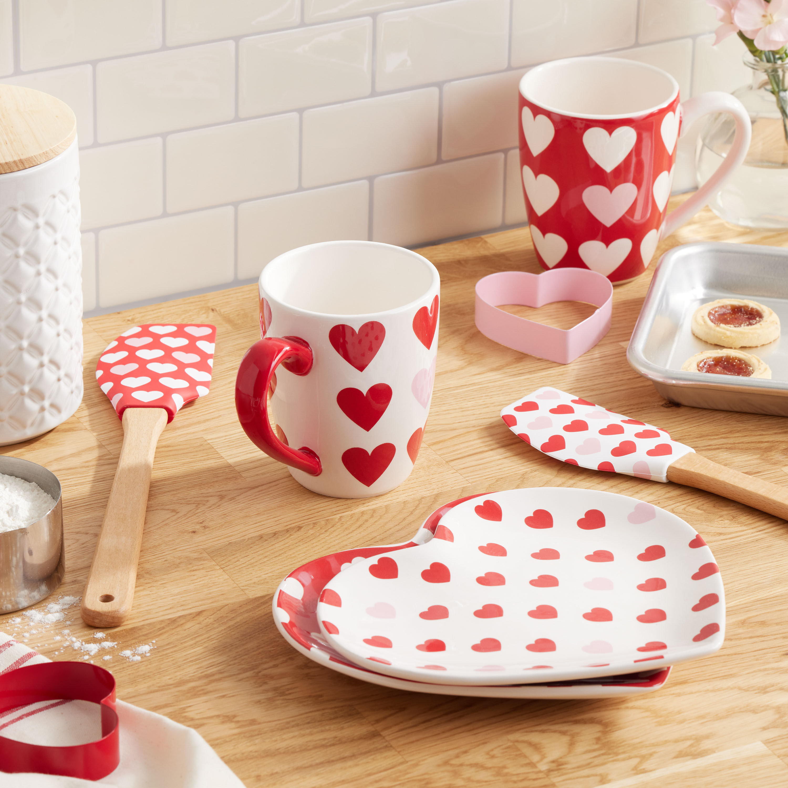 Heart shaped plate set sale