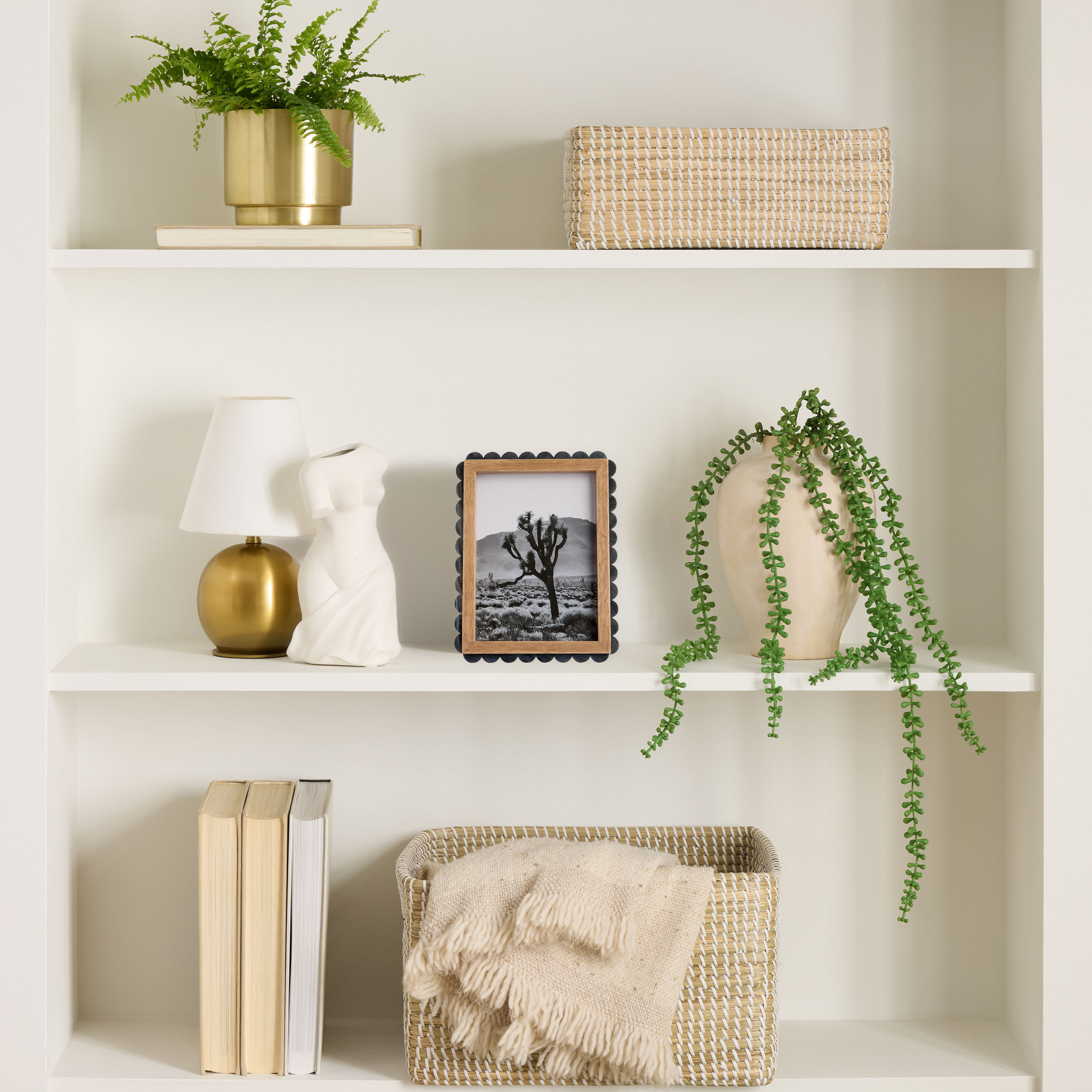 Mango Wood and Charcoal Resin Scalloped Picture Frame