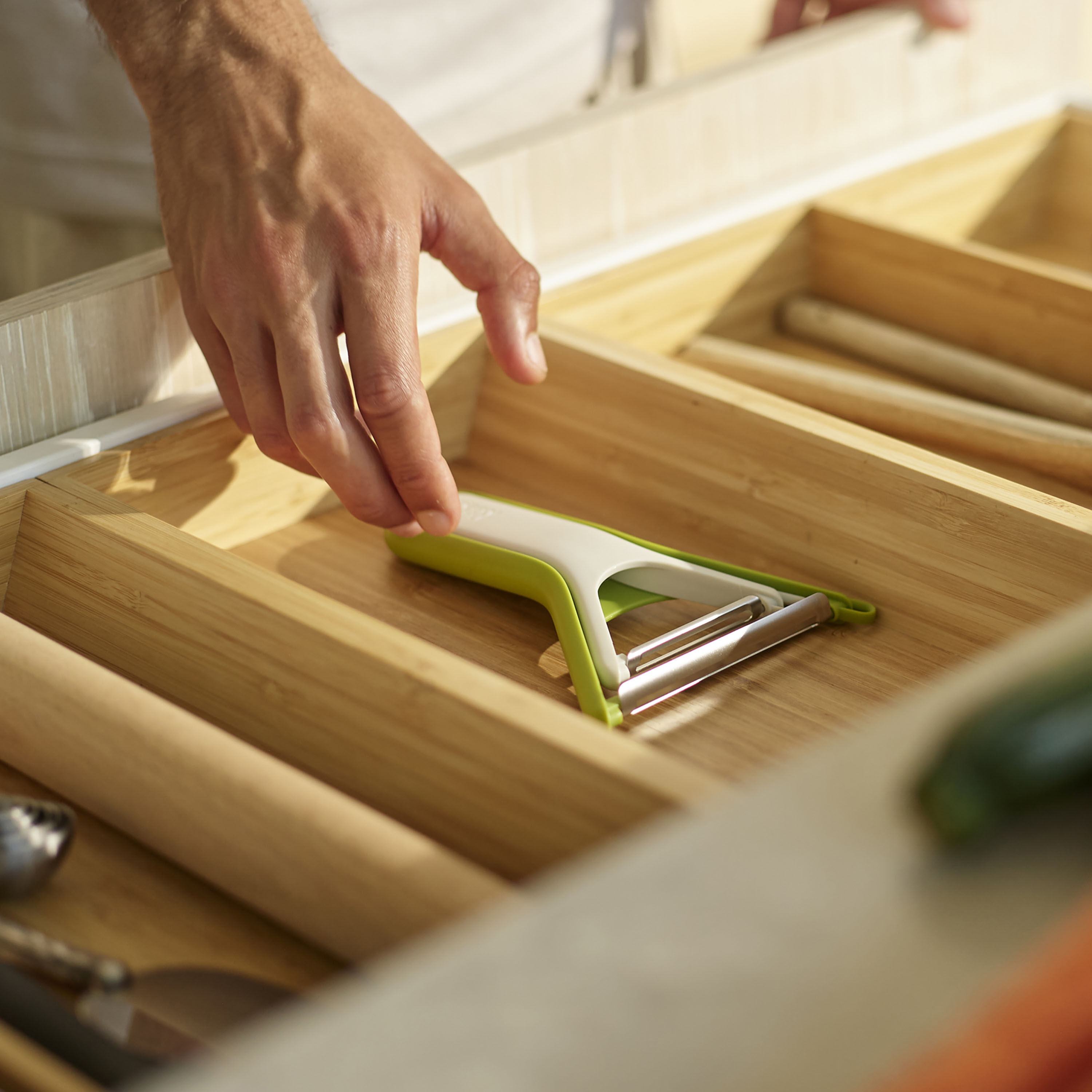 Joseph Joseph Nest Peel Fruit and Veggie Peelers 2 Piece Set image number 1