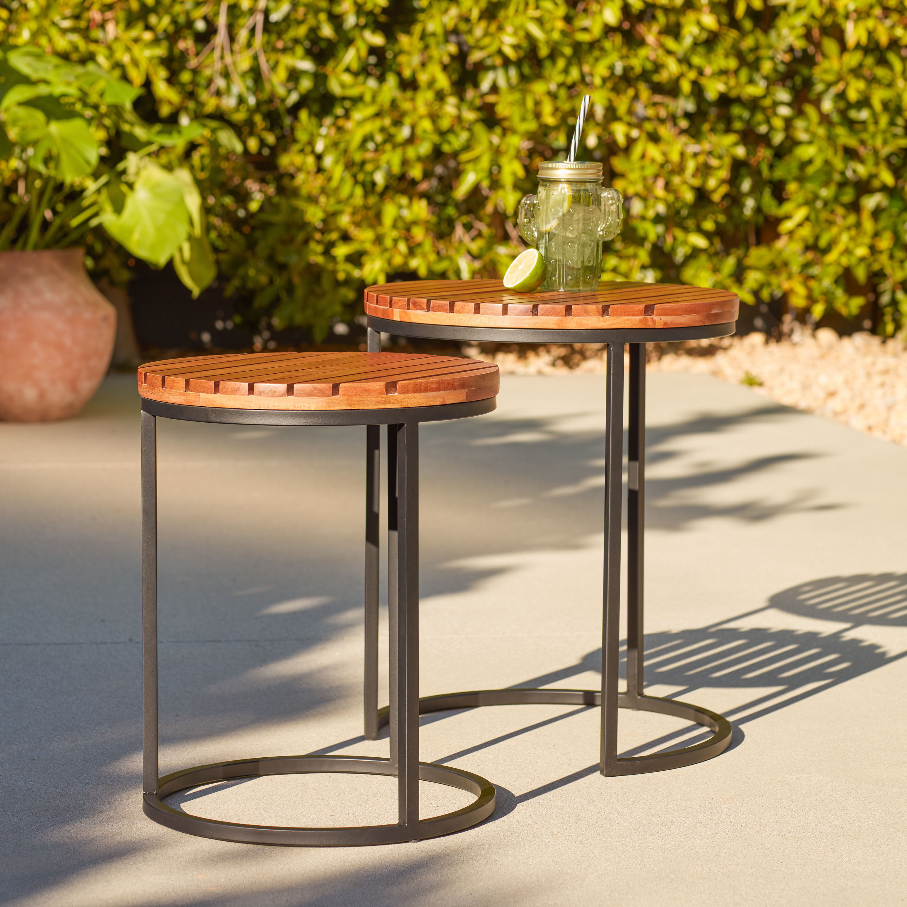 Outdoor nesting table and chairs 2025