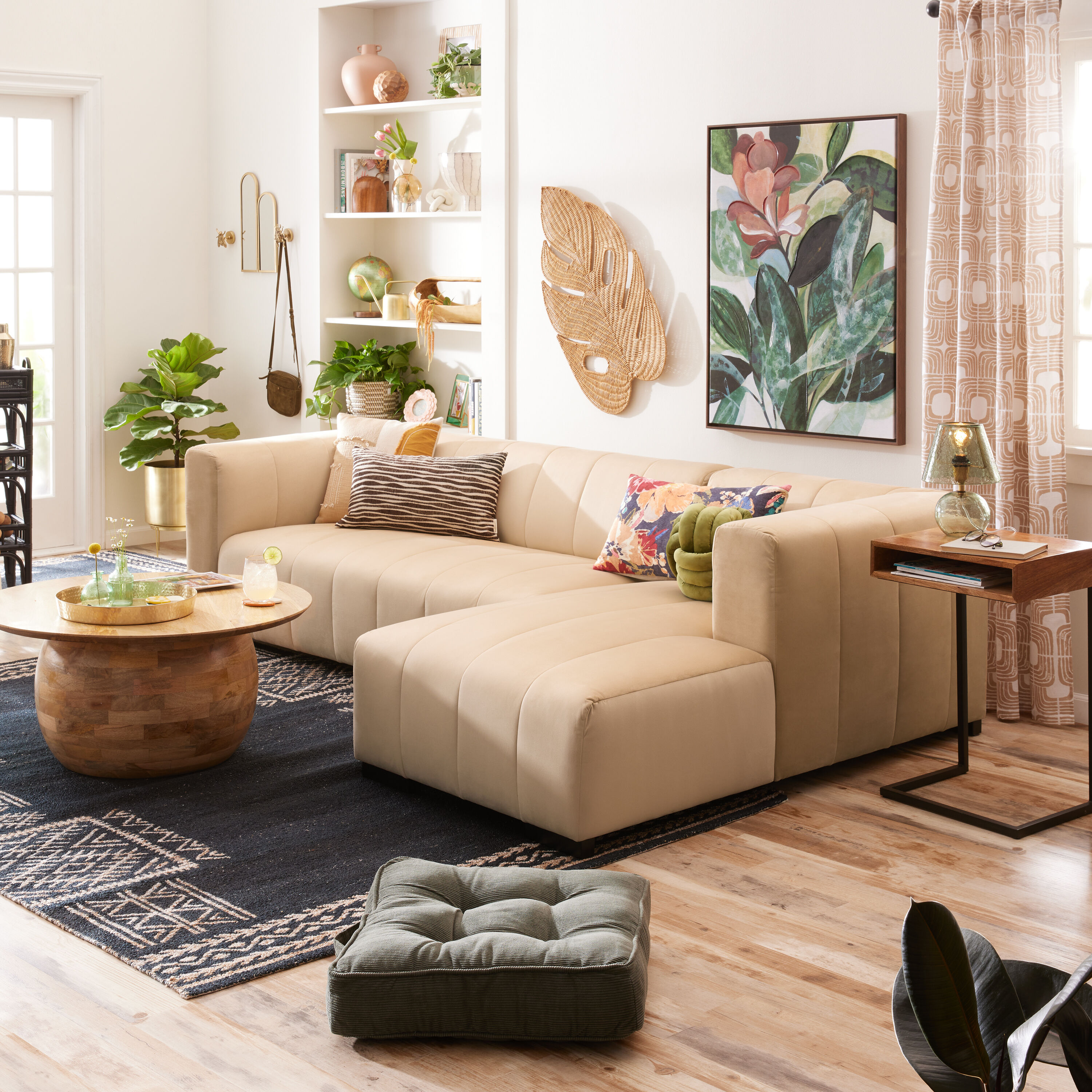 Large right shop facing sectional