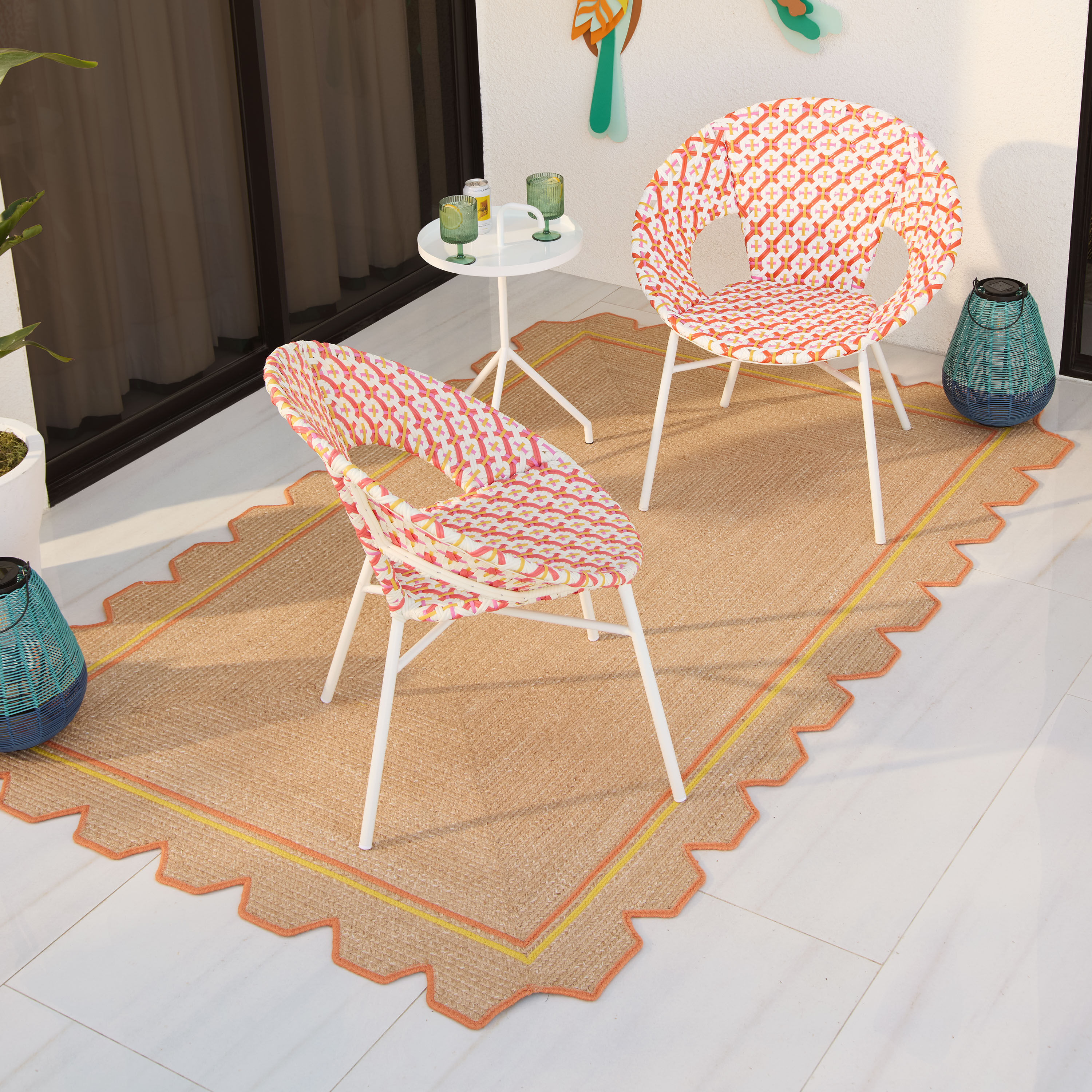 Camila Double Border Scalloped Recycled Indoor Outdoor Rug image number 1