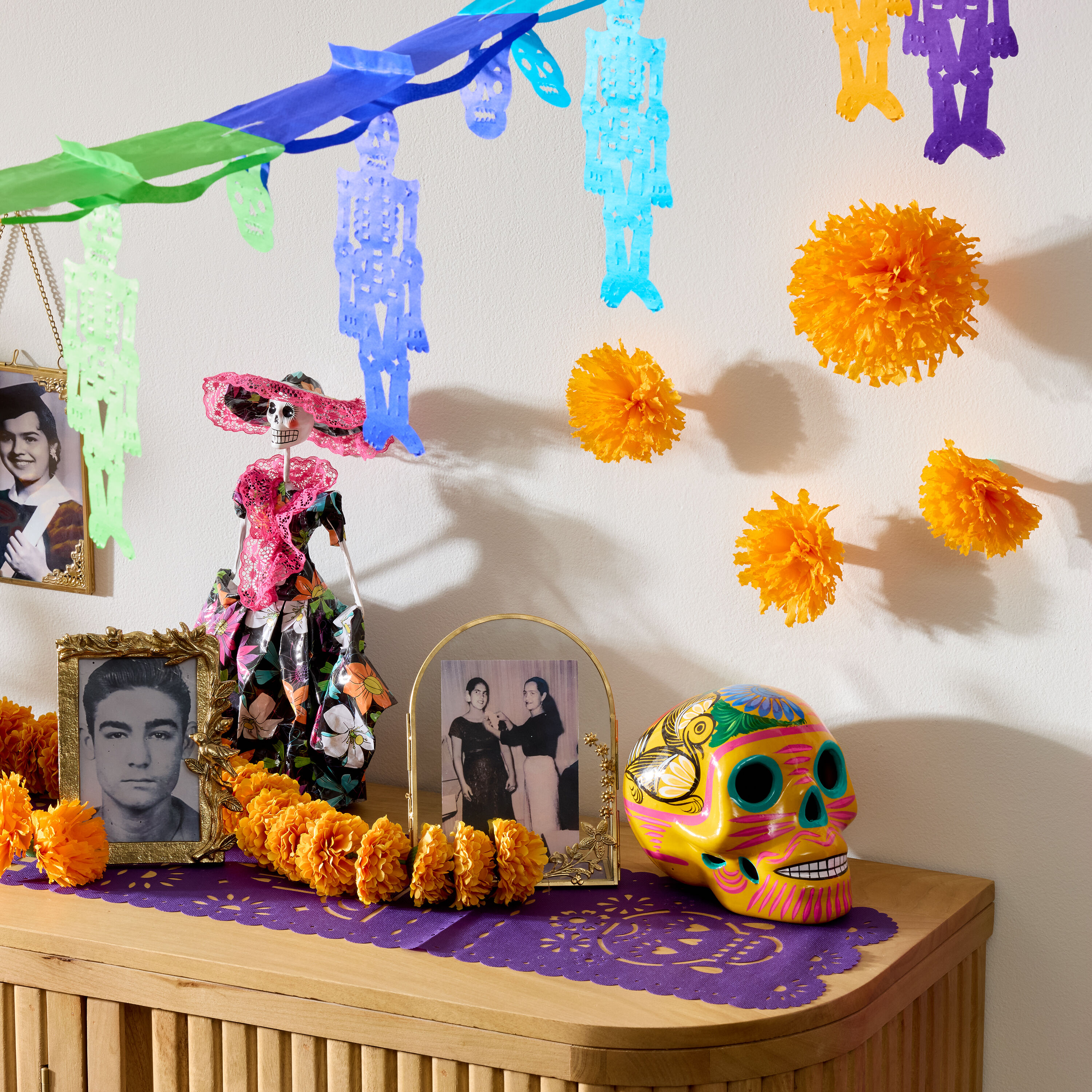 Handmade Crepe Paper Adhesive Marigold Flower Decor 8 Piece image number 1