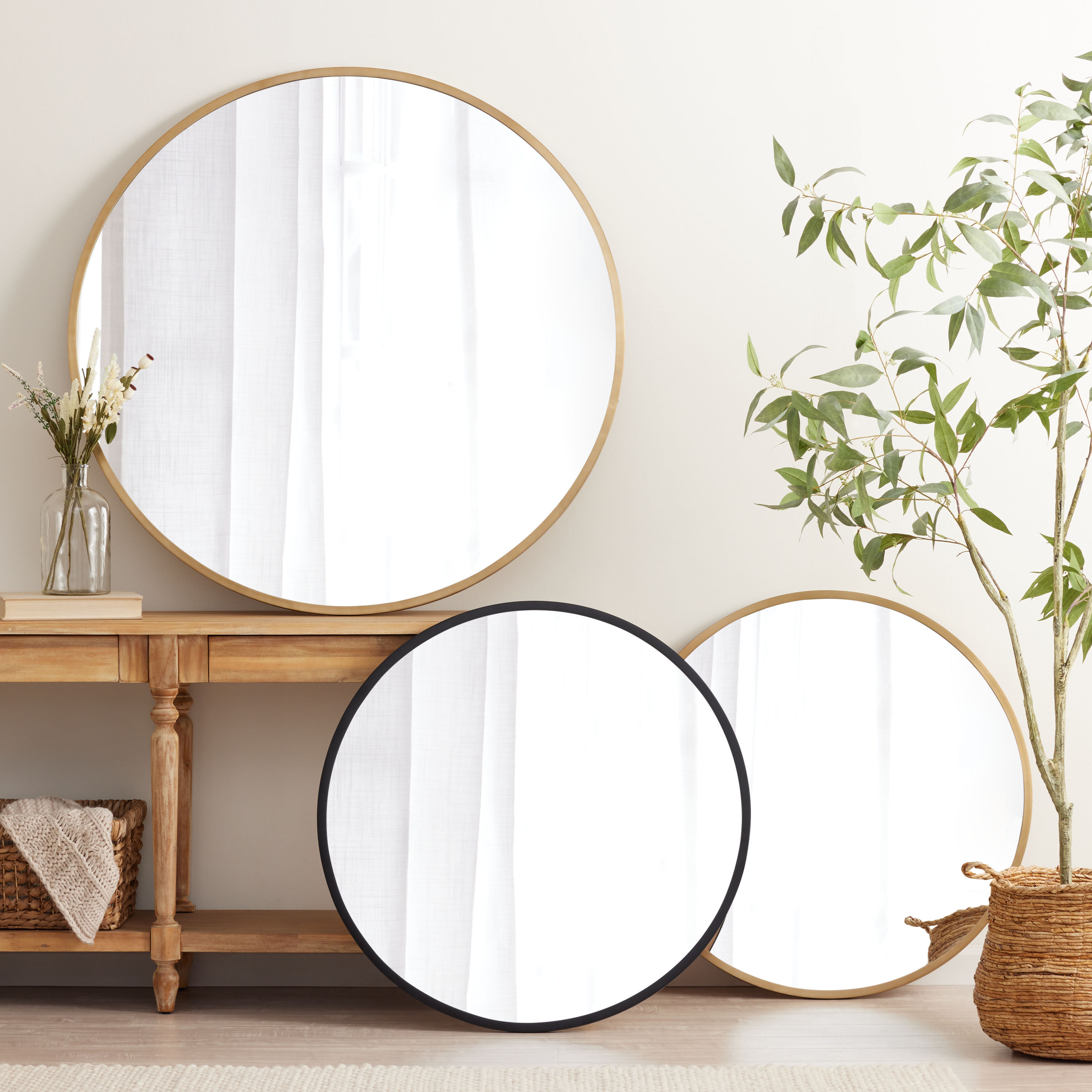 Oversized mirrors top