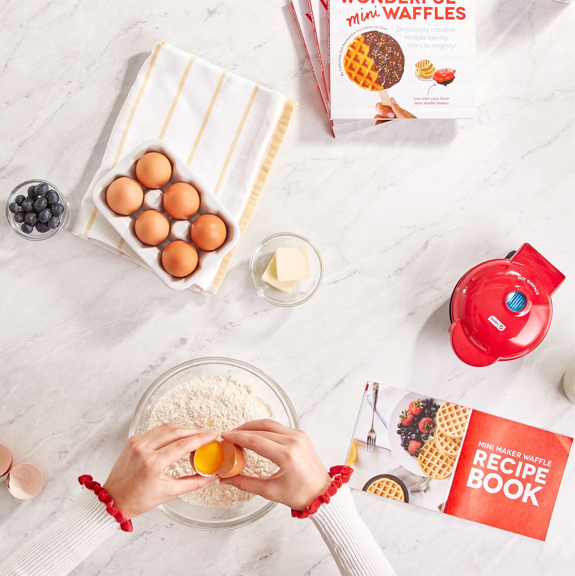 Dash Red Mini Nonstick Waffle Maker image number 5