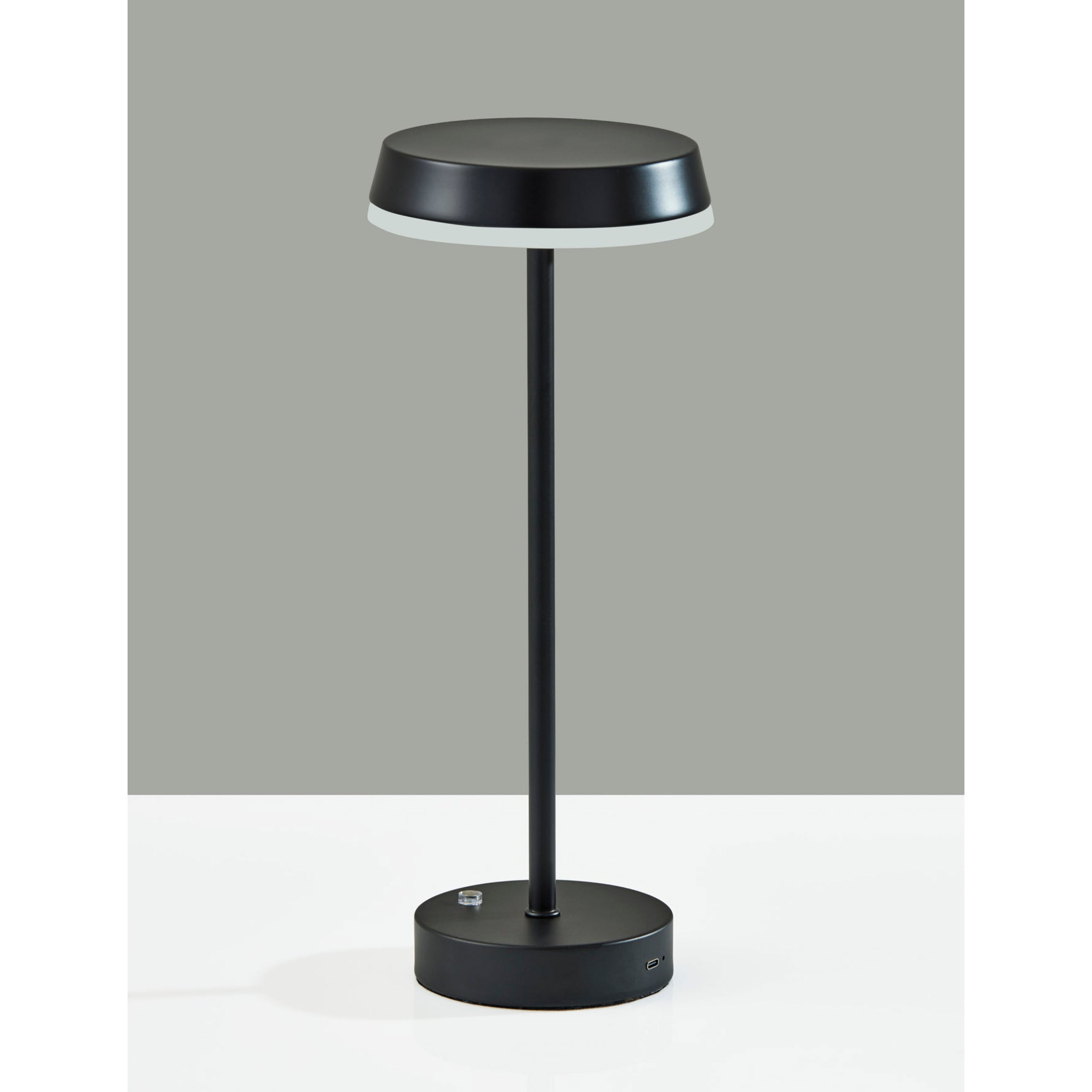 Hart Metal Disc Rechargeable LED Table Lamp image number 2