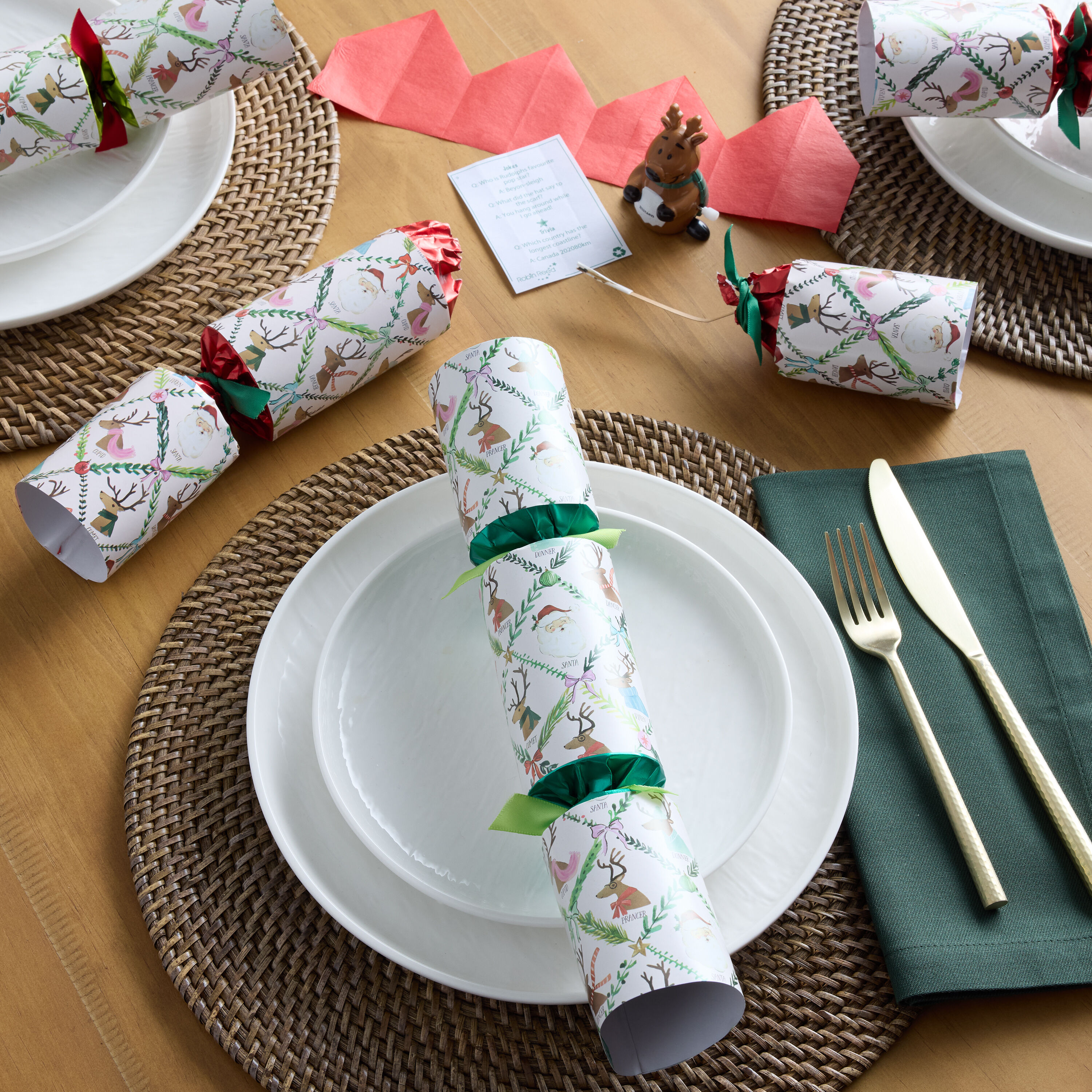 Extra Large Reindeer Racing Christmas Crackers 6 Count image number 1