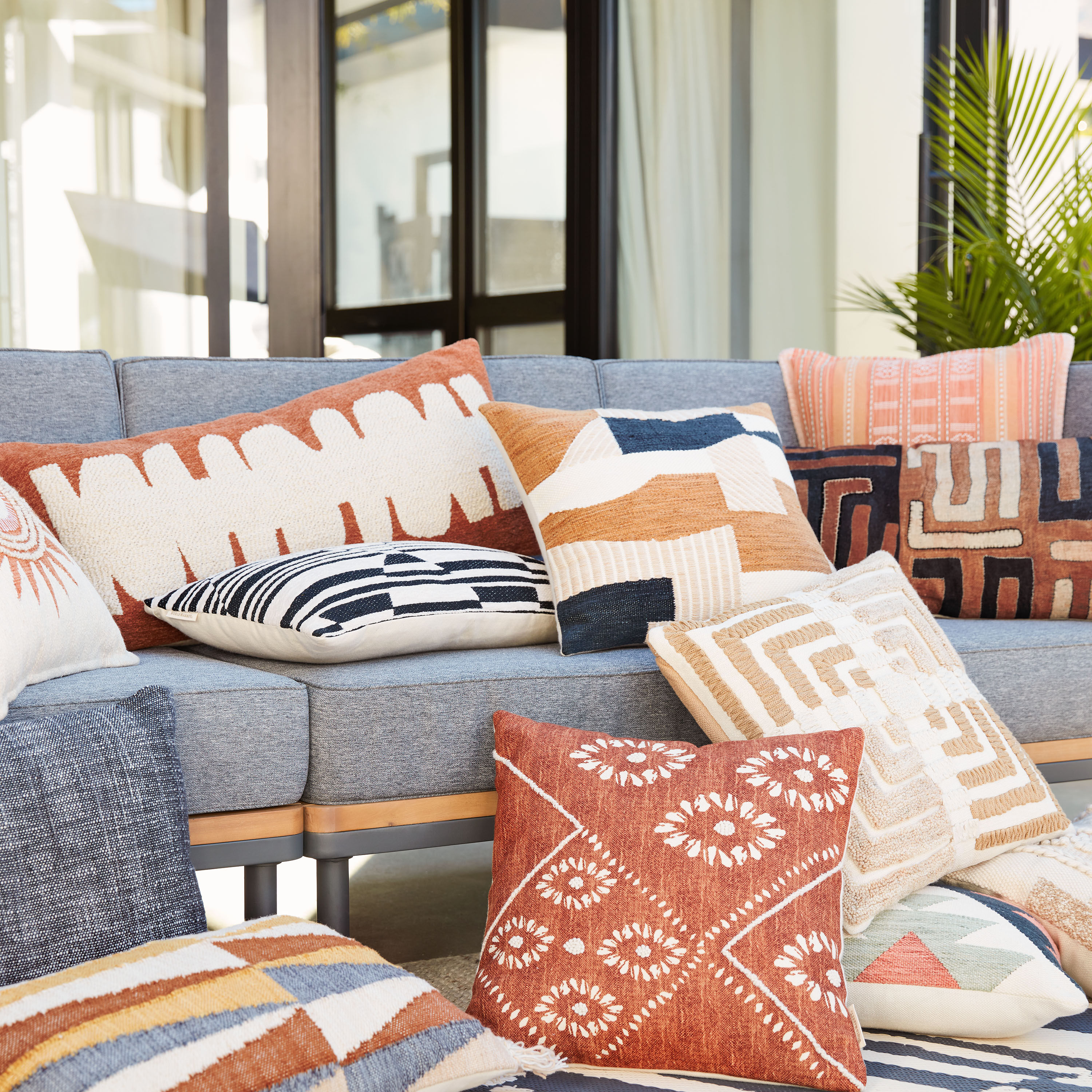 Rust 2025 outdoor pillows