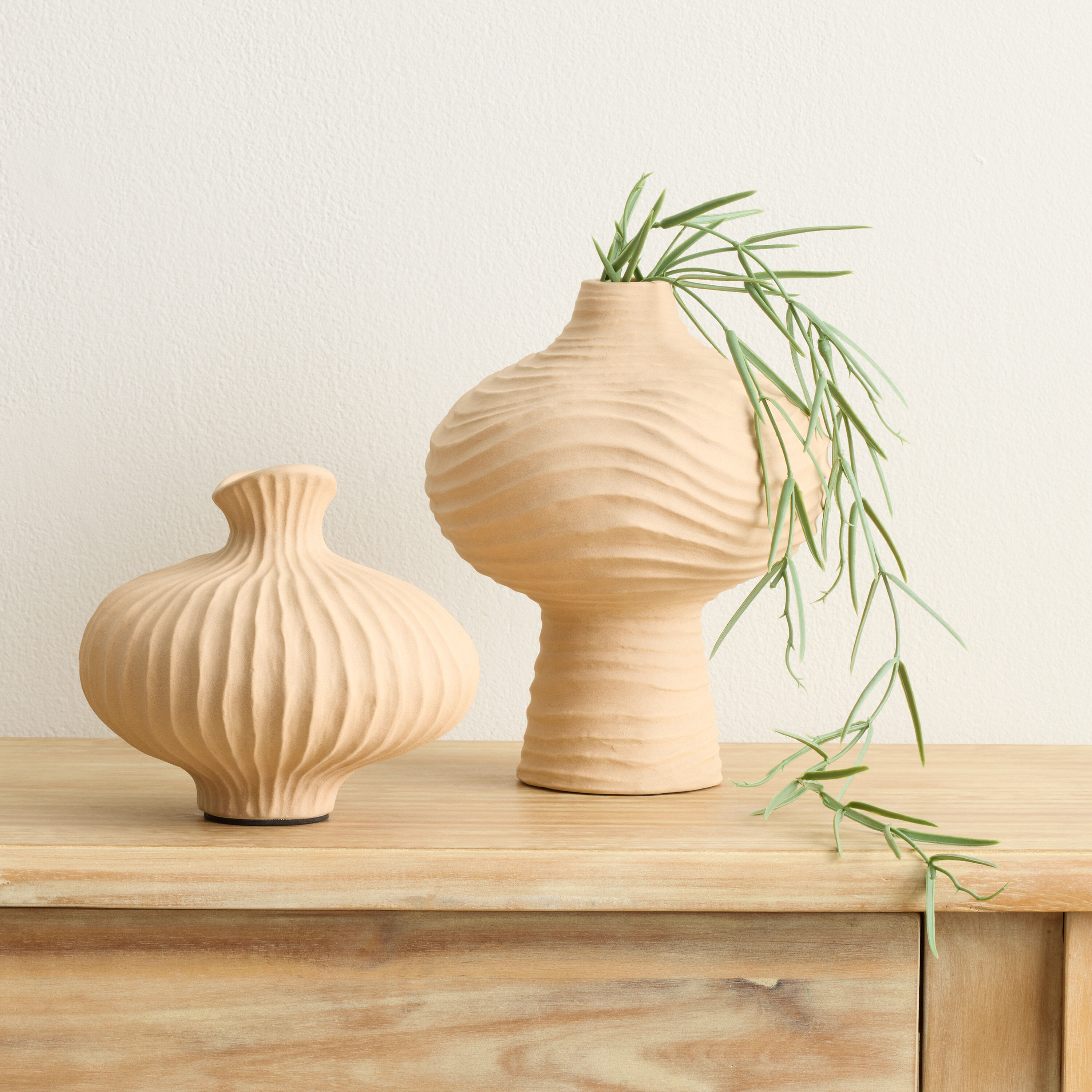 Natural Clay Wavy Lines Footed Vase image number 1