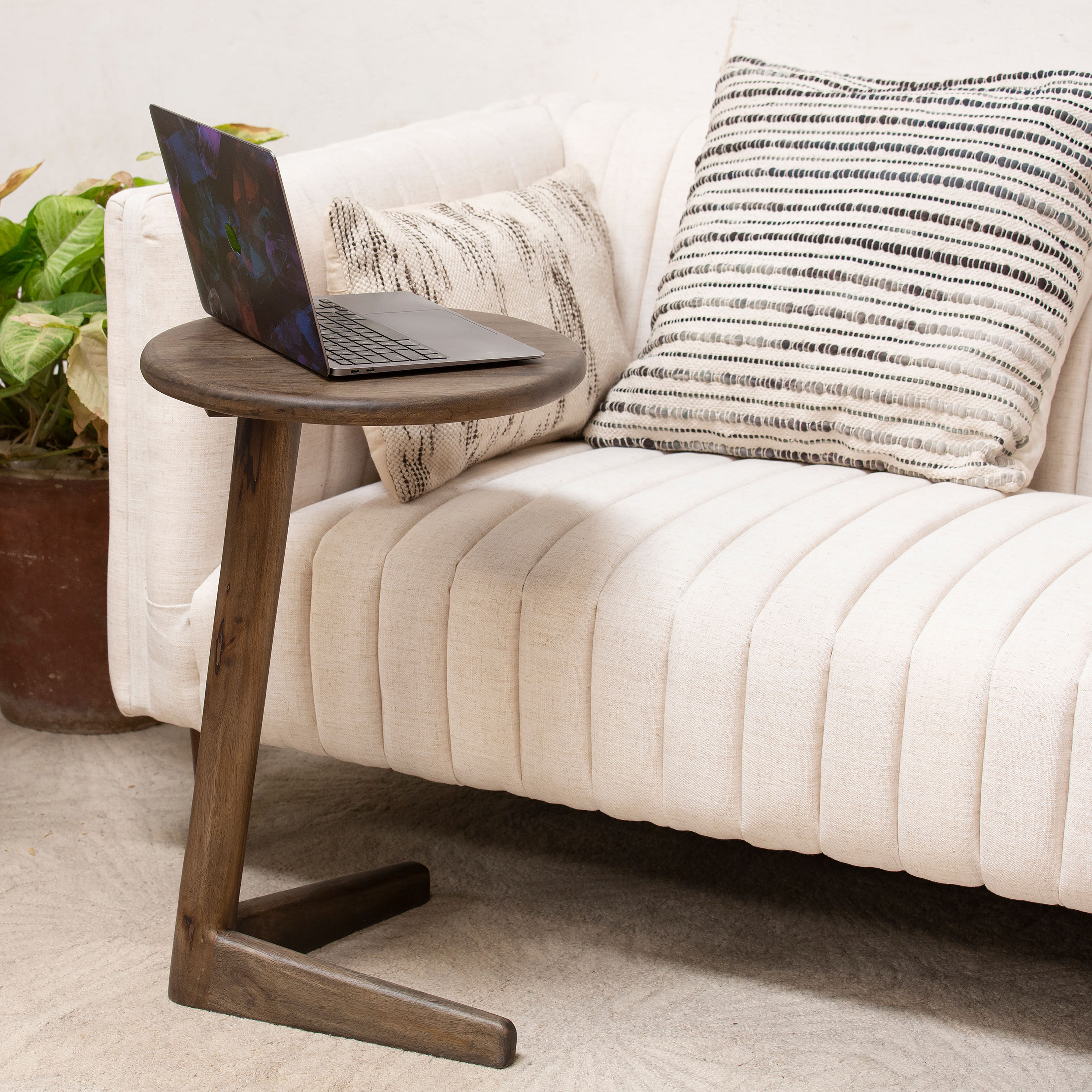 Ihita Round Light Brown Wood C Shaped Side Table image number 1