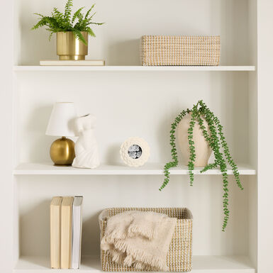 Round Ivory Layered Scallop Floral Picture Frame Round Ivory Layered Scallop Floral Picture Frame