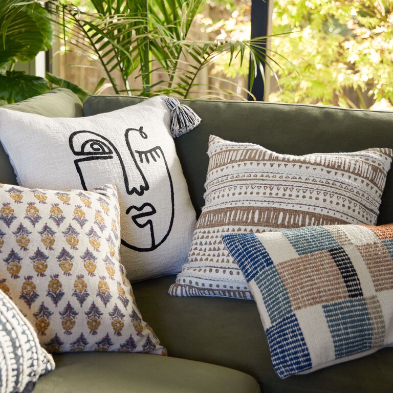 Decorative Accent Pillows & Sofa Throws
