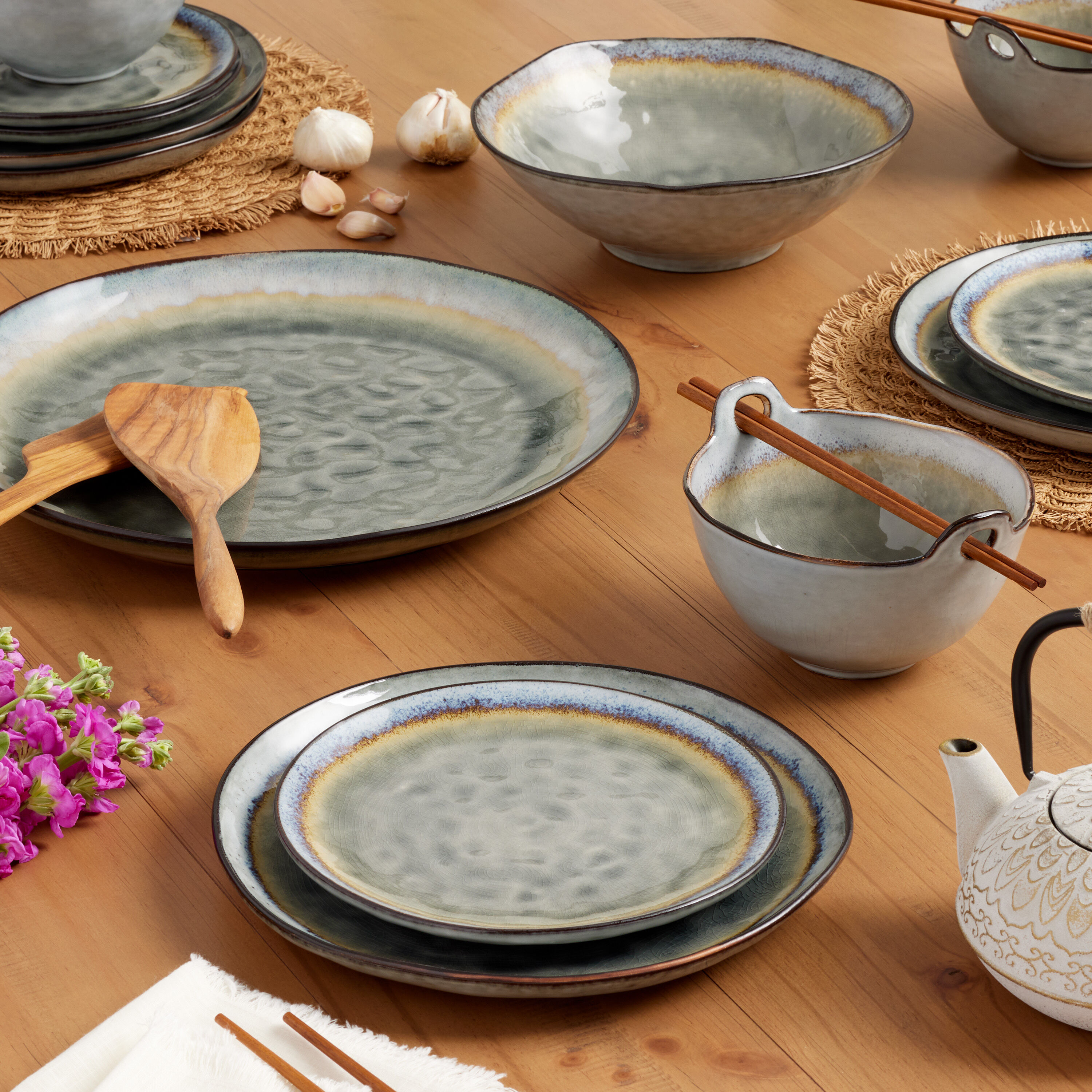 Reactive glaze dinner set top
