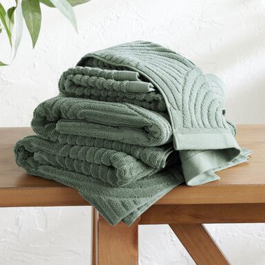 Laurel Wreath Green Sculpted Arches Bath Towel Laurel Wreath Green Sculpted Arches Bath Towel