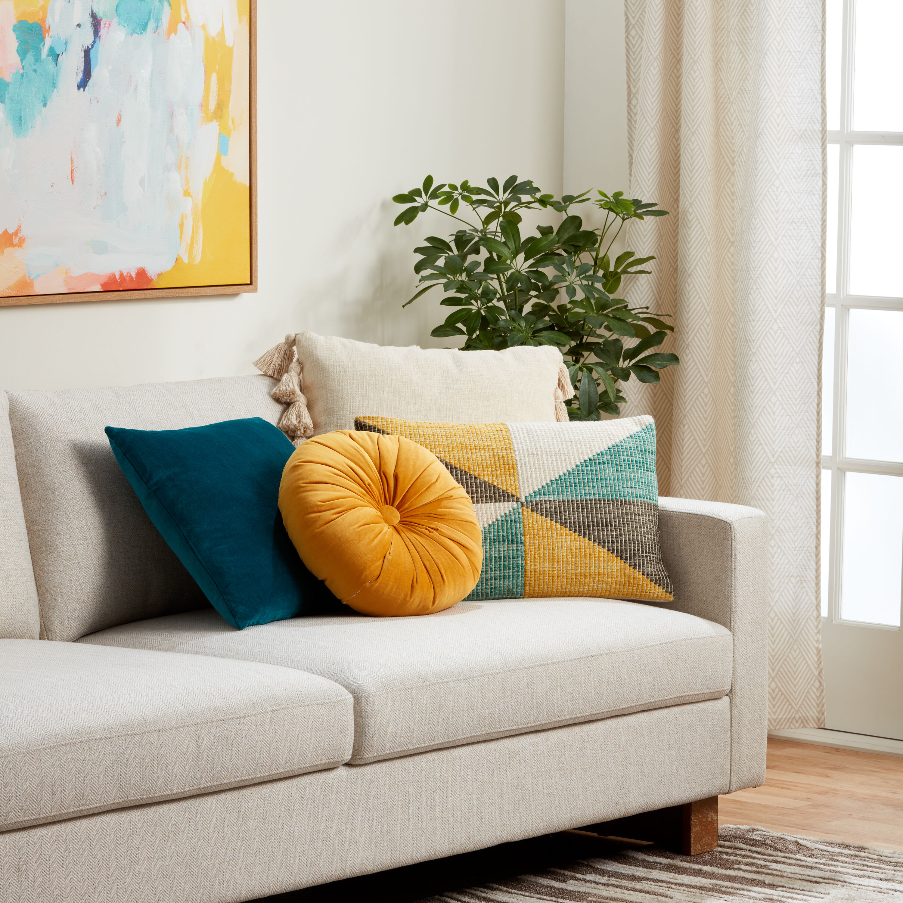 Round velvet top throw pillows