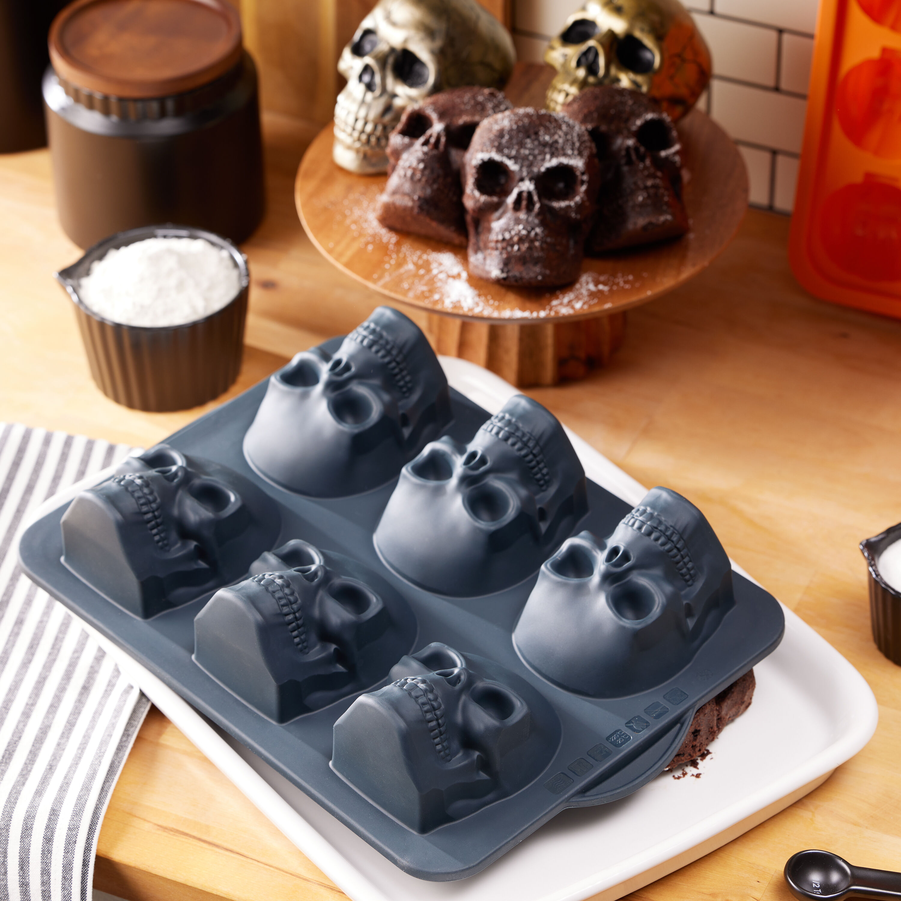 Trudeau Silicone 6c Skull Baking Mold World Market