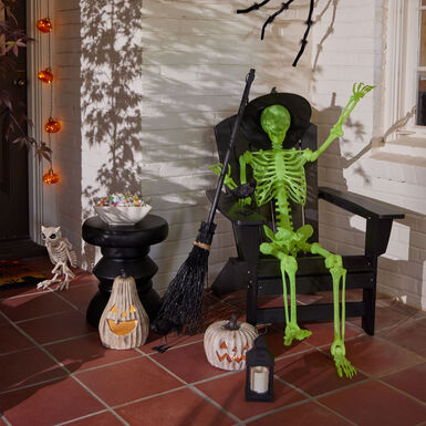 Short Antiqued Jack-O'-Lantern LED Light Up Decor Short Antiqued Jack-O'-Lantern LED Light Up Decor