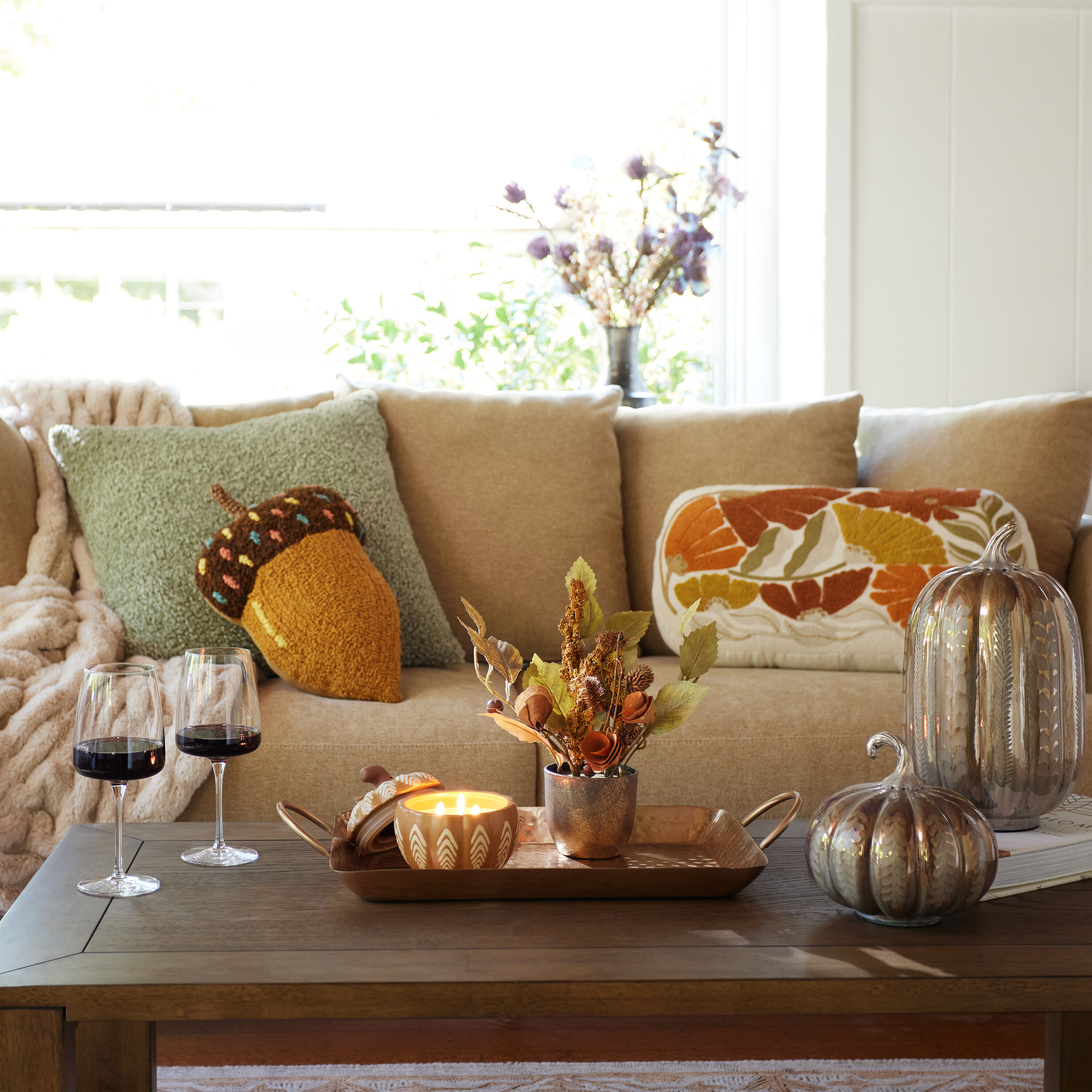Pillows for tan couch best sale