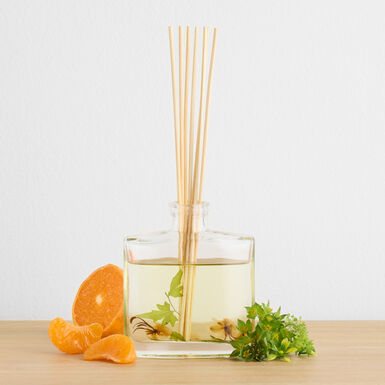 Botanical Honeysuckle Reed Diffuser Botanical Honeysuckle Reed Diffuser