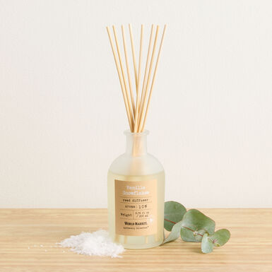 Apothecary Vanilla Snowflakes Reed Diffuser Apothecary Vanilla Snowflakes Reed Diffuser