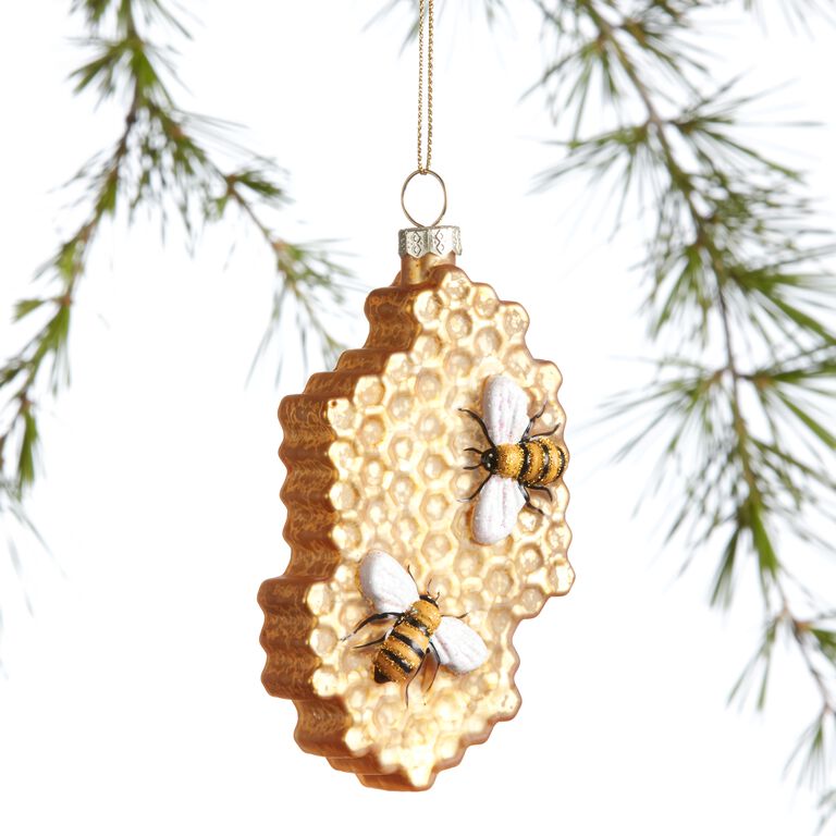 BEE World's Best Mom - Cedar Ornament BEE World's Best Mom - Cedar Ornament