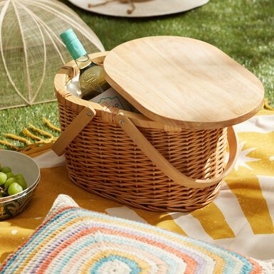 Natural Wicker and Pine Wood Insulated Picnic Basket Natural Wicker and Pine Wood Insulated Picnic Basket