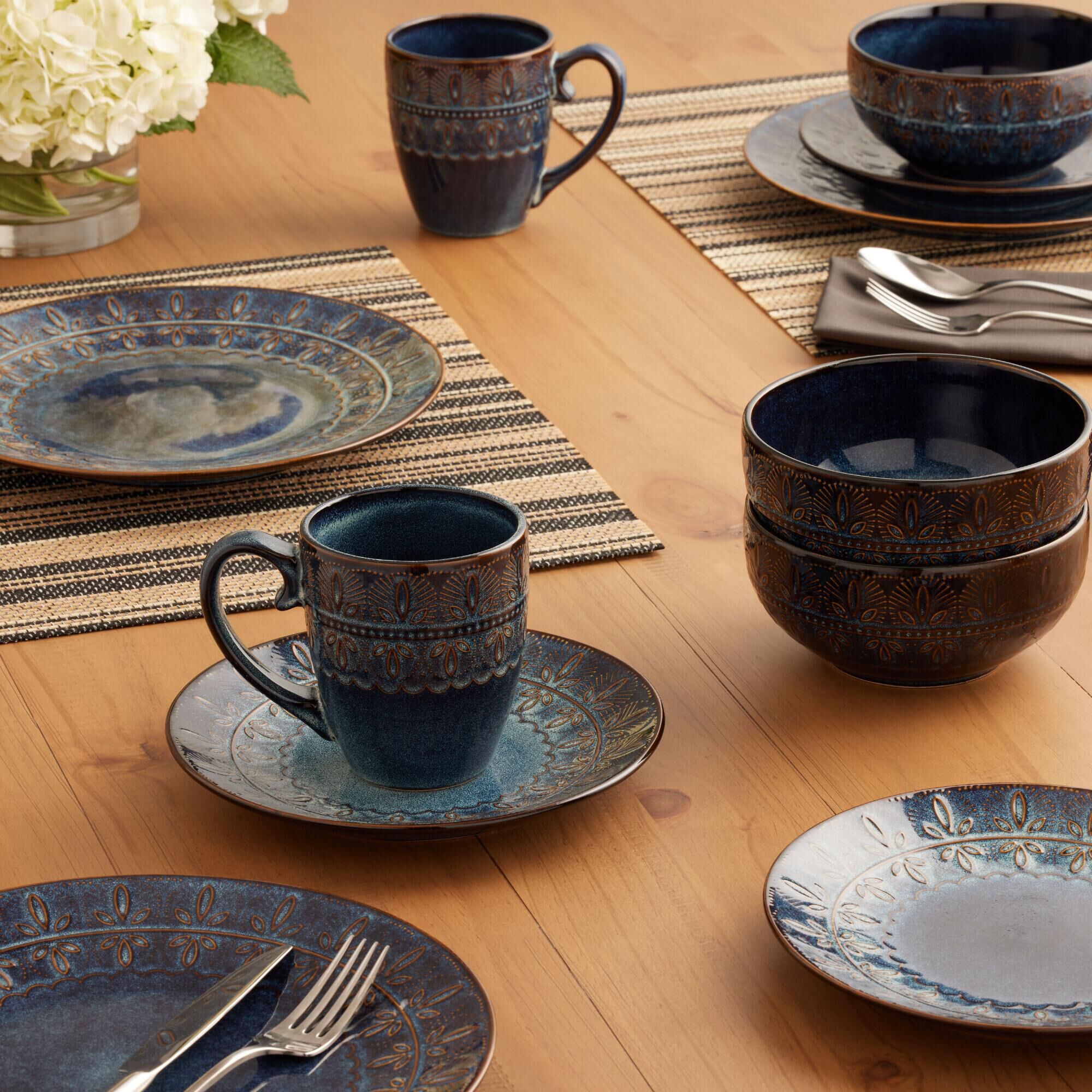 Indigo dinnerware 2025