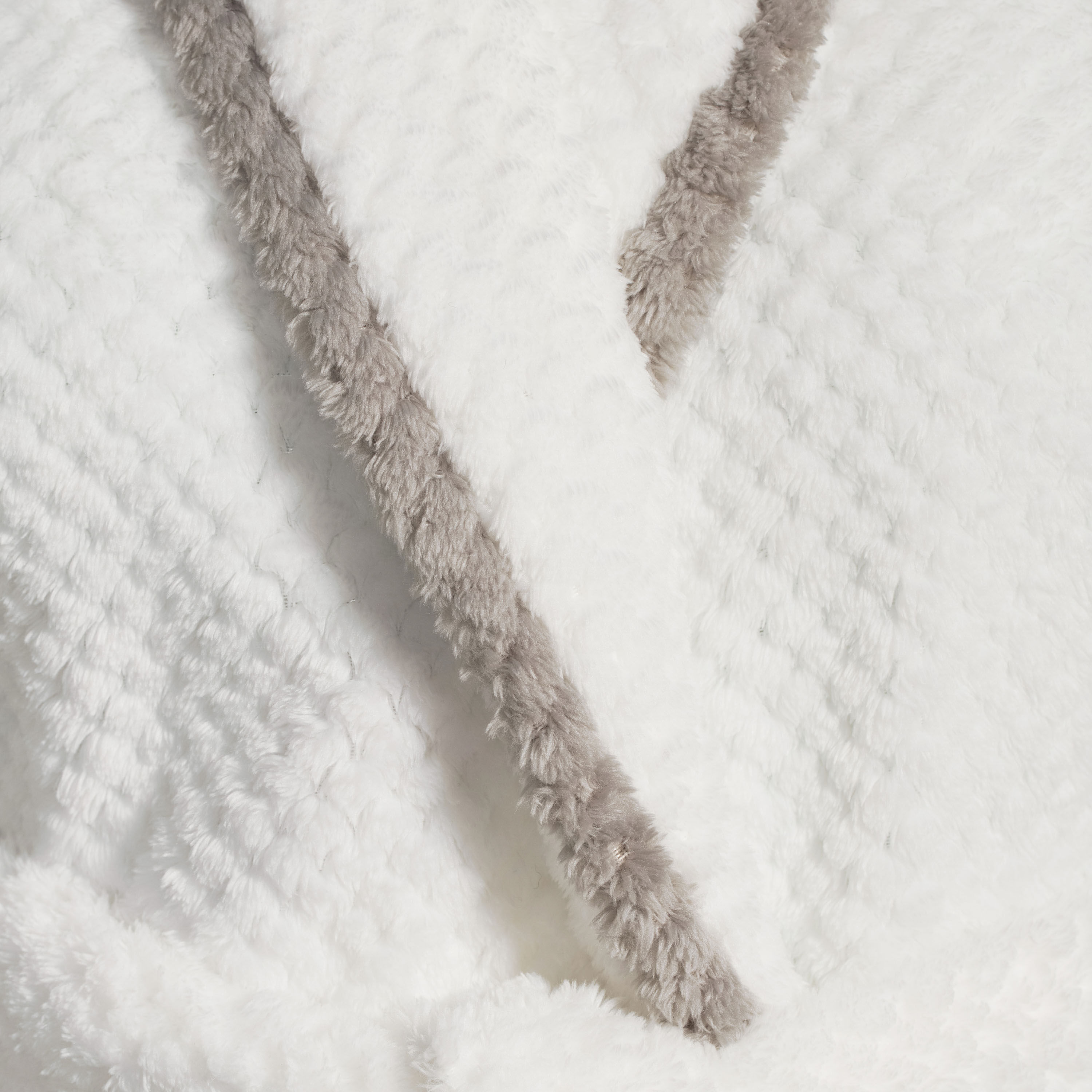 White and Gray Textured Super Soft Fleece Robe image number 1